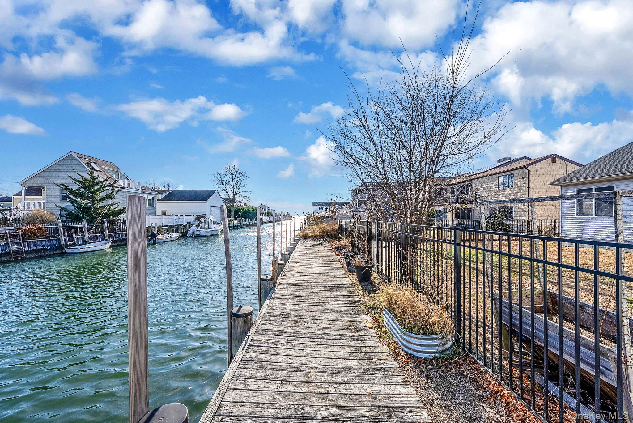 #10 photo, 38 Berger Avenue, سوفولك Amityville , NY 11701