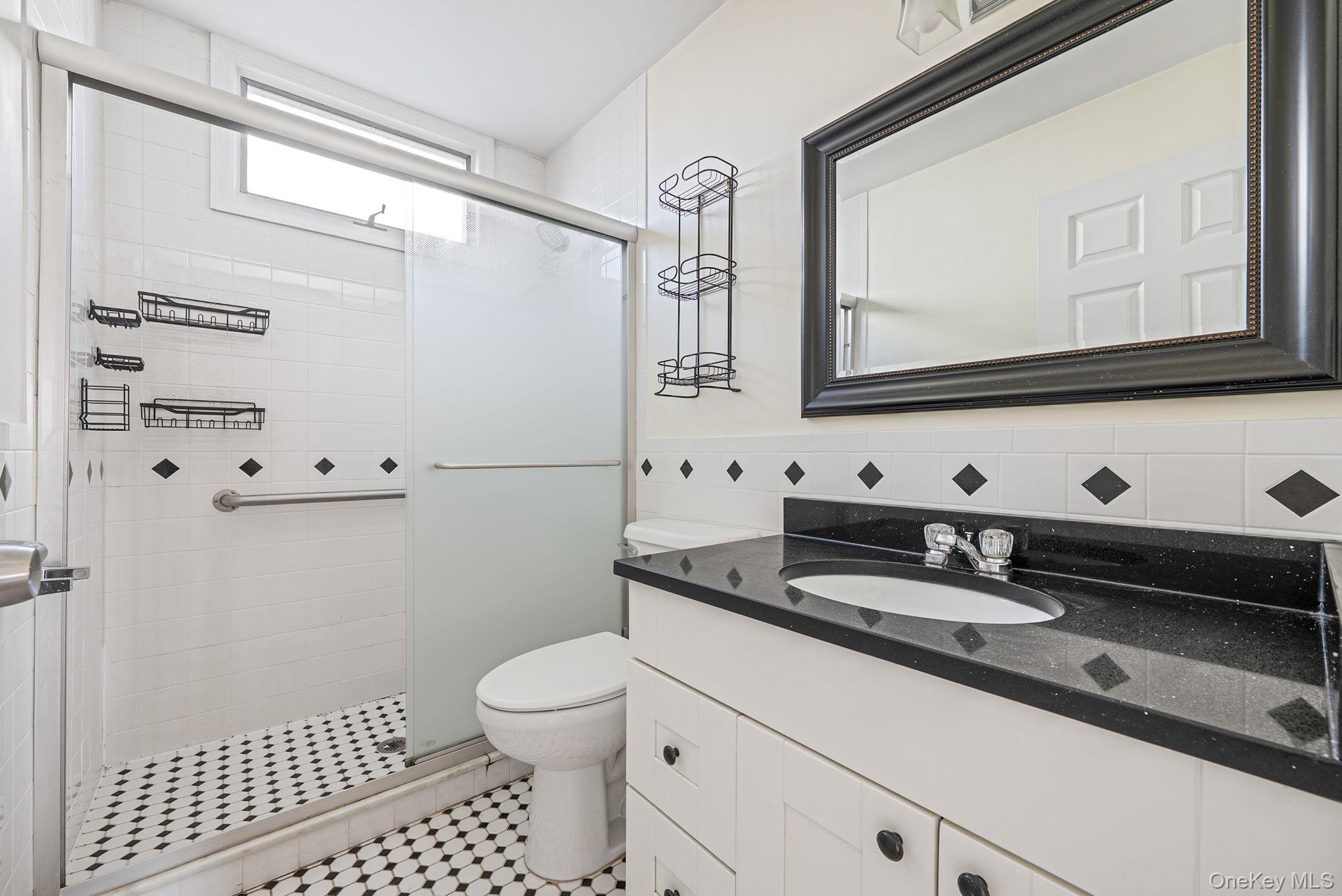 #18 photo, 38 Berger Avenue, سوفولك Amityville , NY 11701