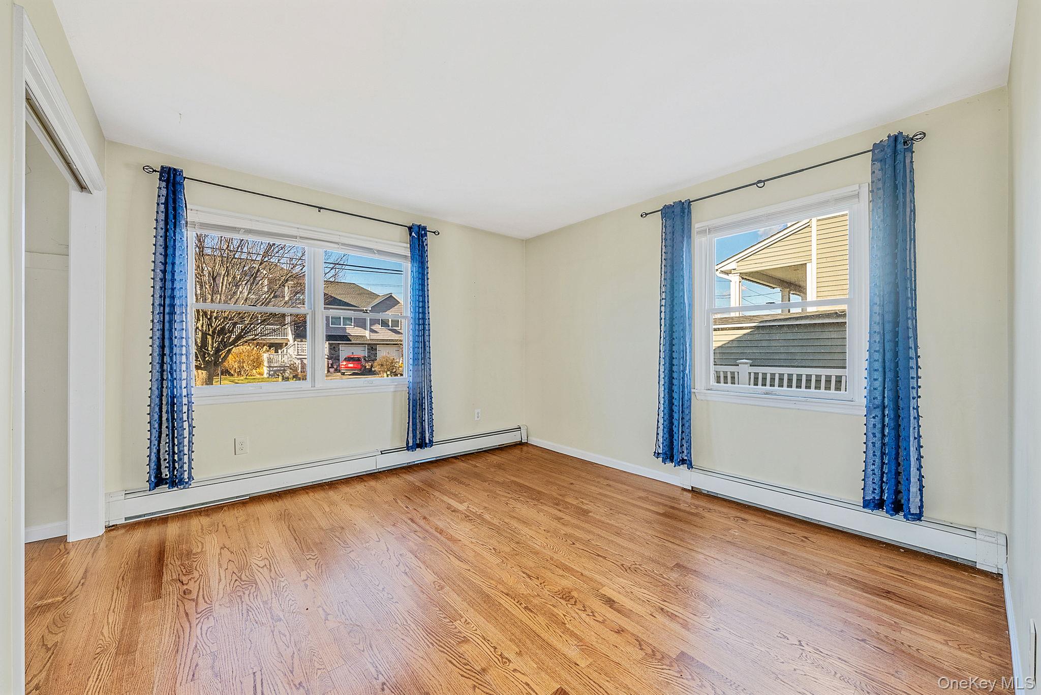 #20 photo, 38 Berger Avenue, سوفولك Amityville , NY 11701