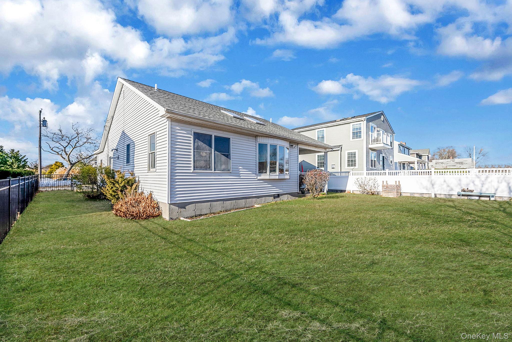 #5 photo, 38 Berger Avenue, سوفولك Amityville , NY 11701