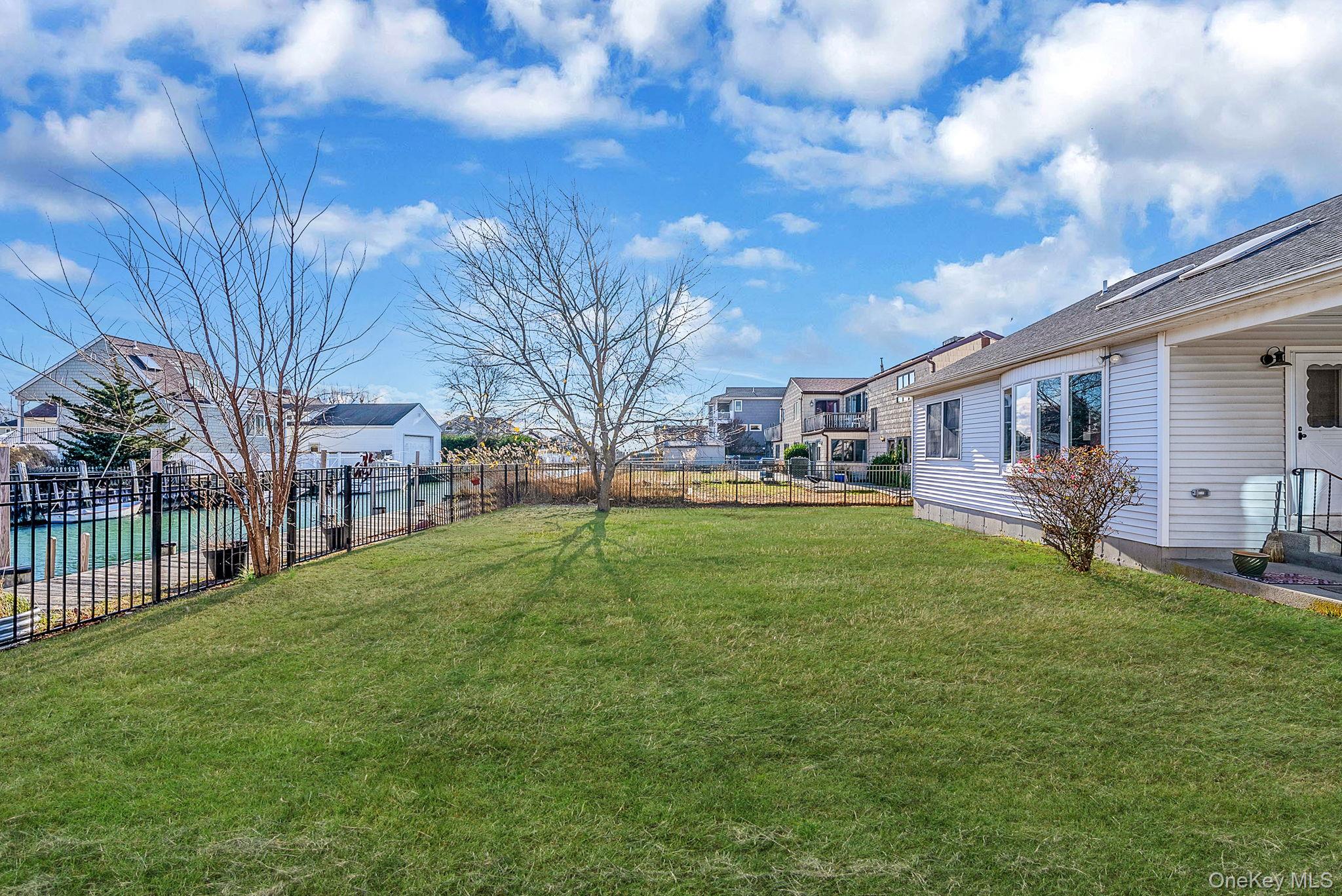 #8 photo, 38 Berger Avenue, سوفولك Amityville , NY 11701