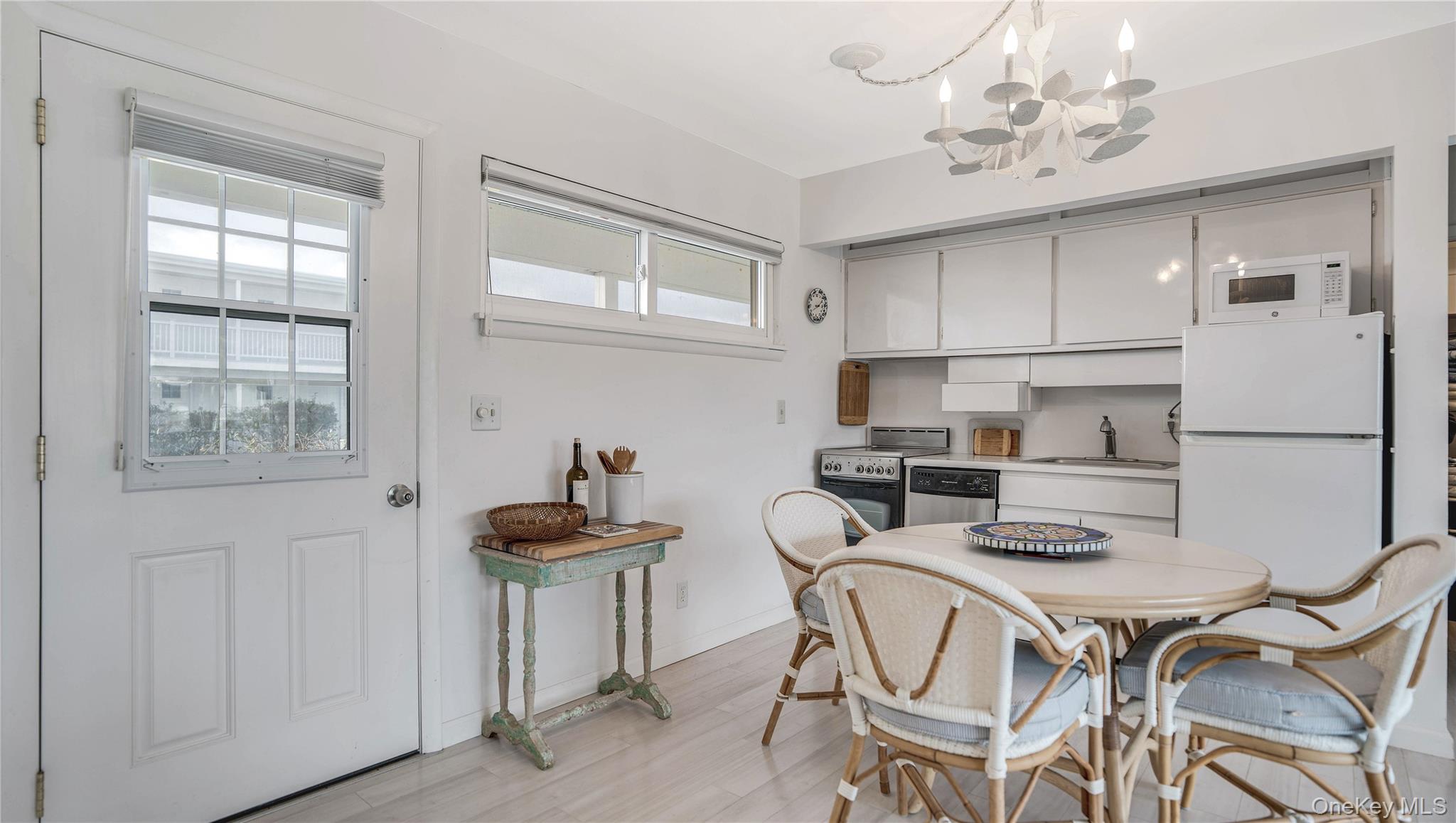 #15 photo, 281 Dune Road, Westhampton Beach , NY 11978