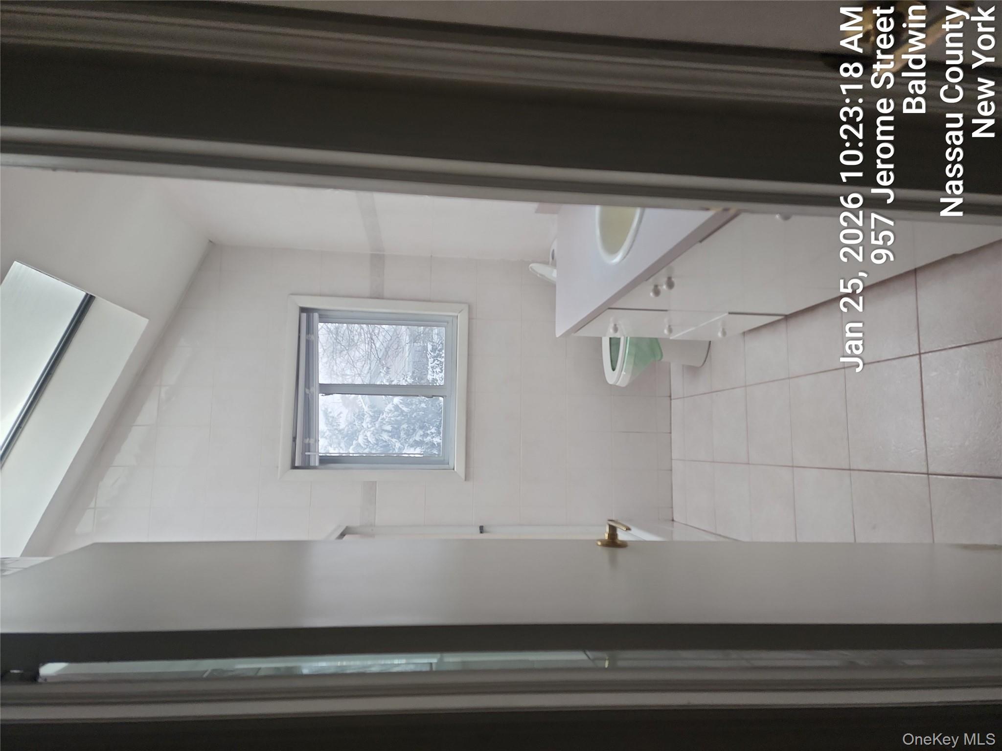 #8 photo, 957 Jerome Street, Baldwin Harbor , NY 11510