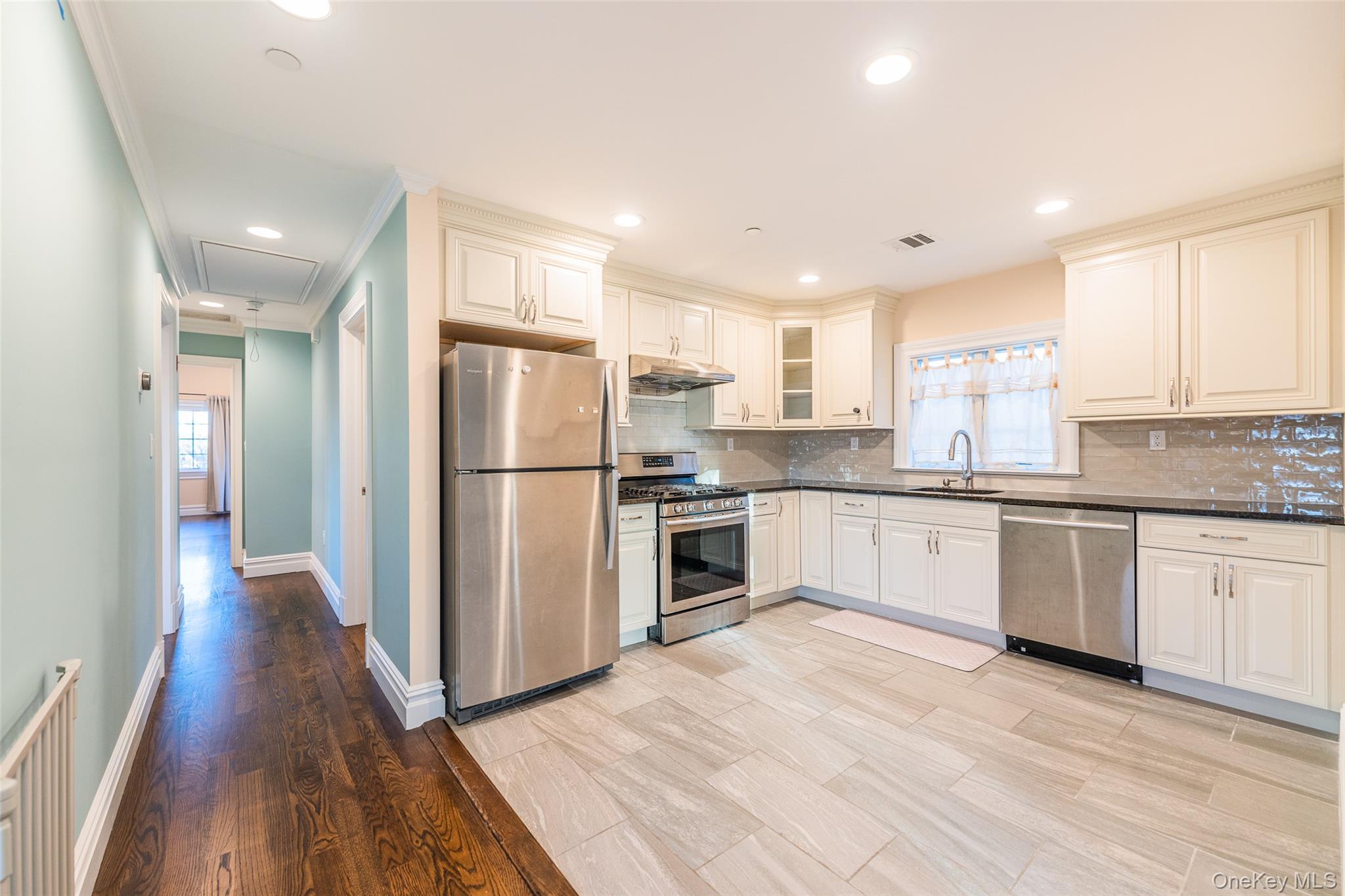 #12 photo, 4515 Browvale Lane, Little Neck , NY 11362