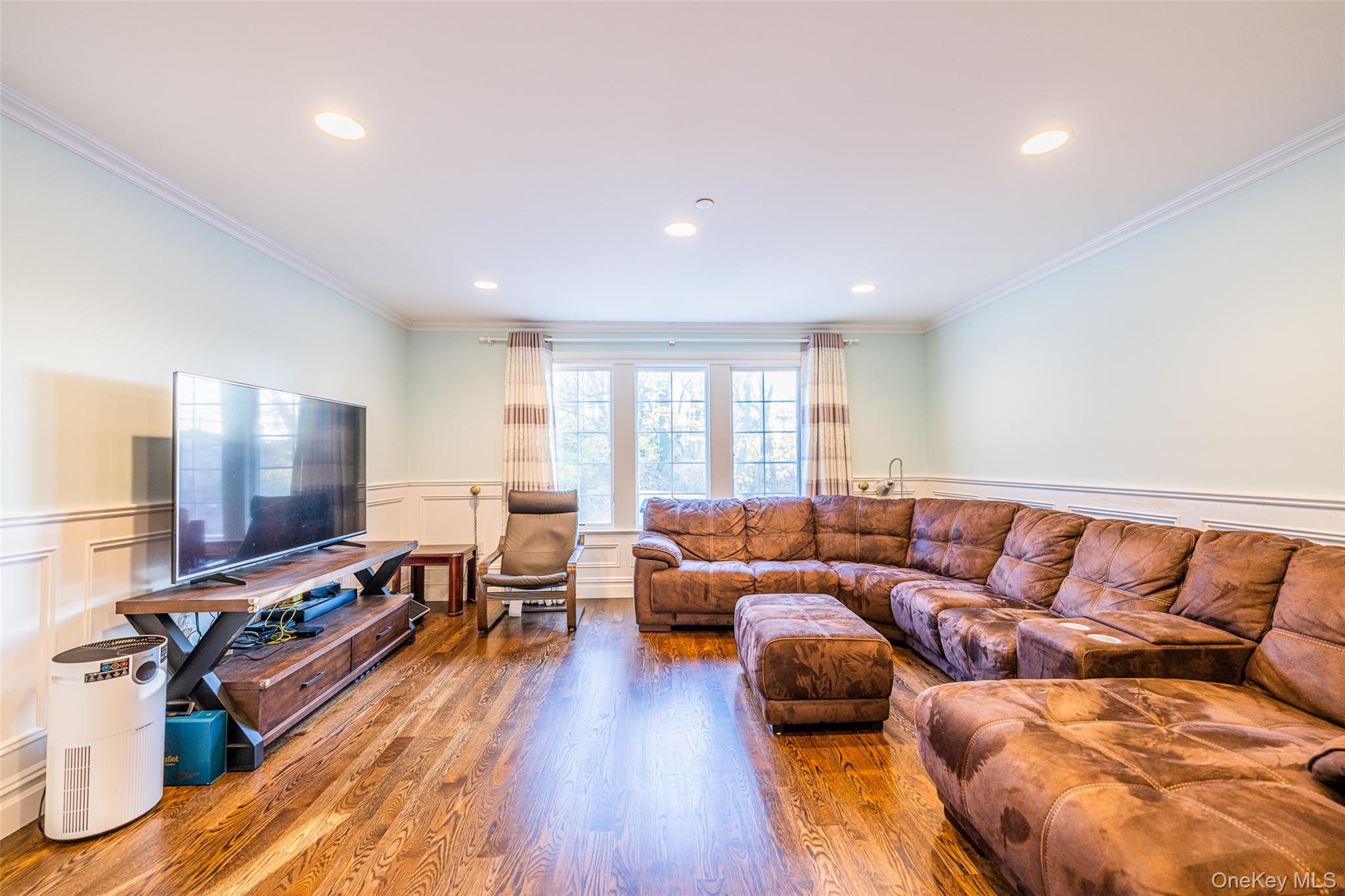 #2 photo, 4515 Browvale Lane, Little Neck , NY 11362