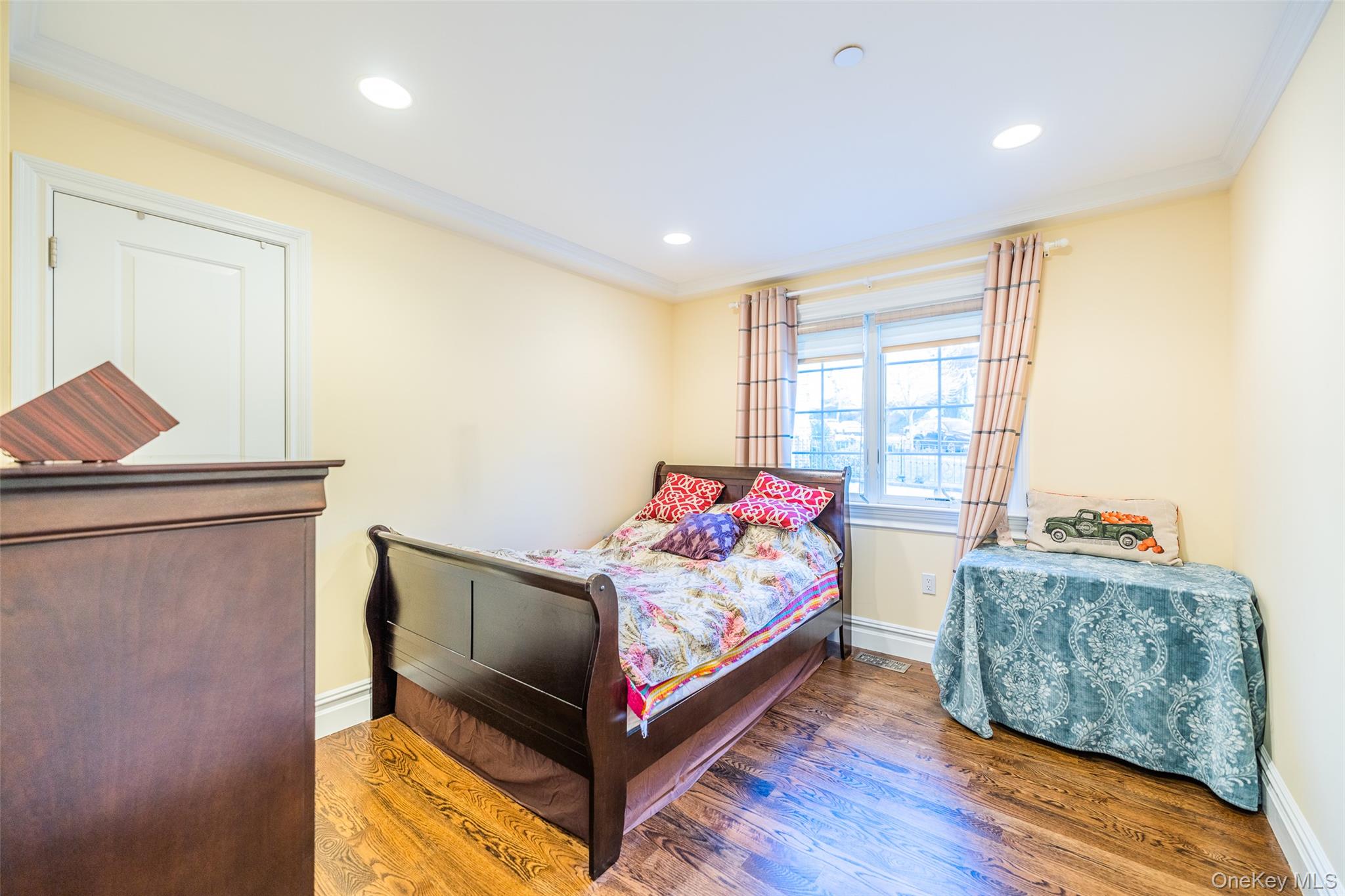 #5 photo, 4515 Browvale Lane, Little Neck , NY 11362