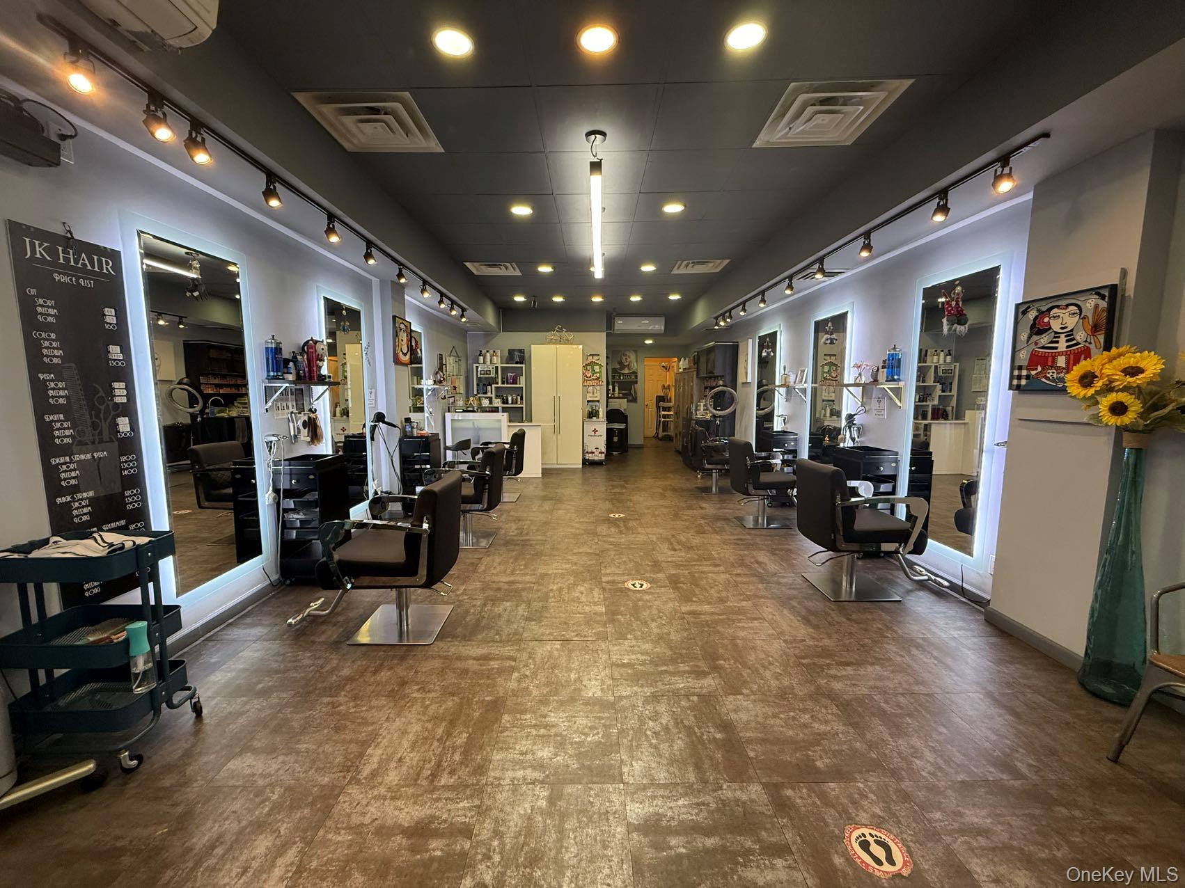 #4 photo, 192-16 Northern Blvd, Flushing , NY 11358