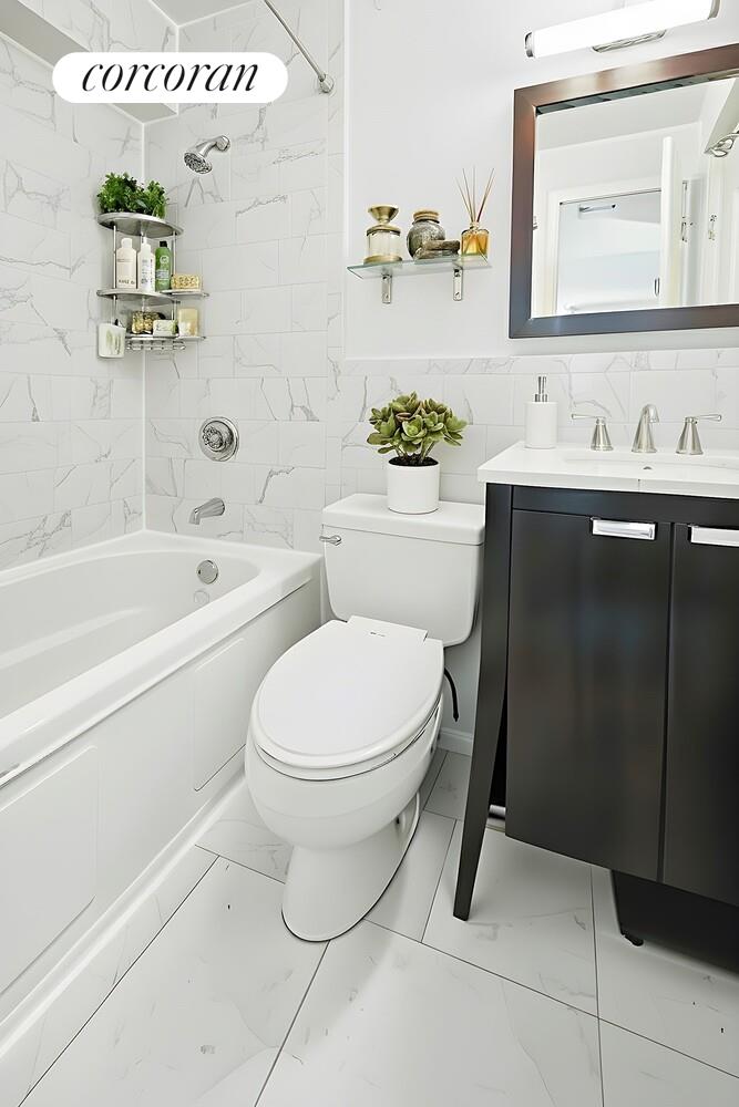 #9 photo, 1991 BROADWAY, Lincoln Square , NY 10023