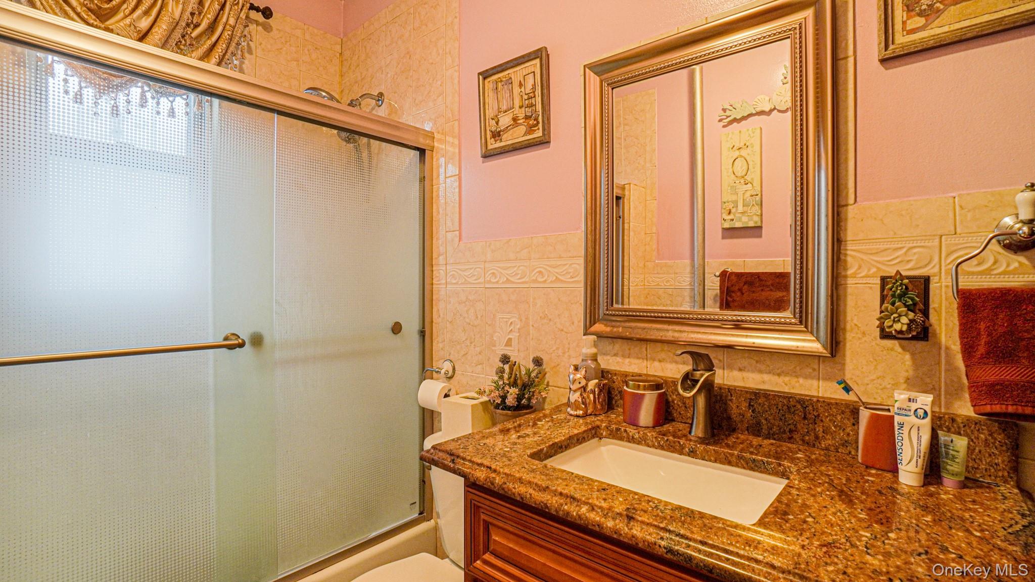 #11 photo, 1335 Commonwealth Avenue, برونكس Bronx , NY 10472