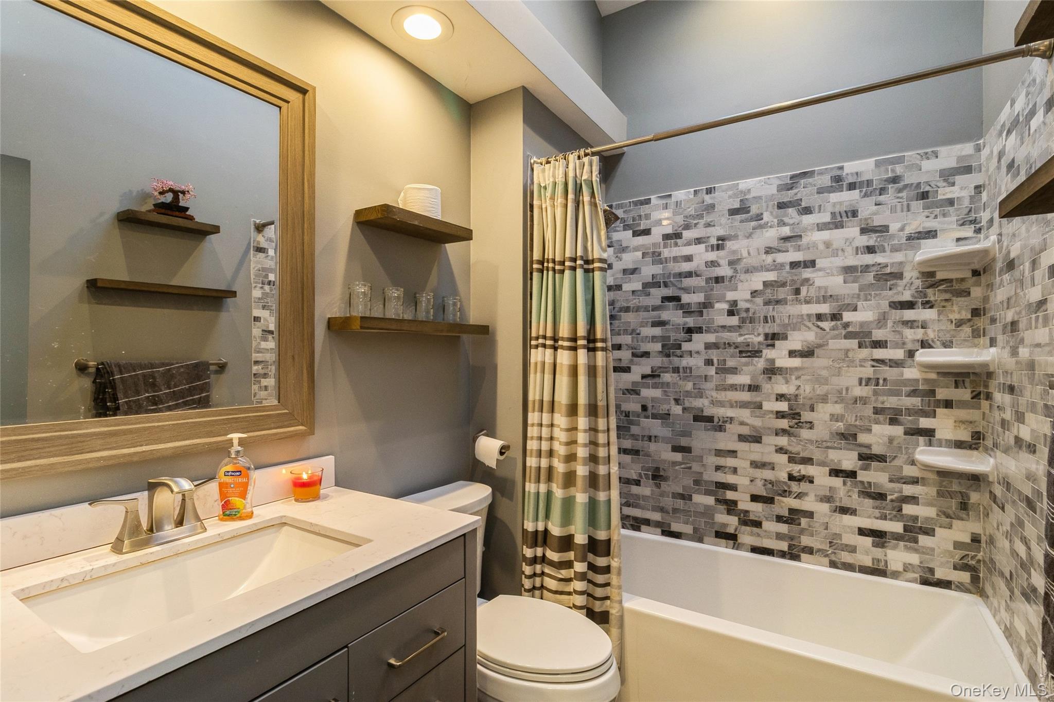 #10 photo, 68 Oleeta Road, Mount Sinai , NY 11766