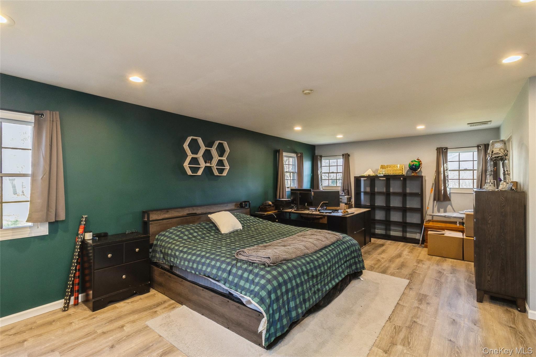 #11 photo, 68 Oleeta Road, Mount Sinai , NY 11766