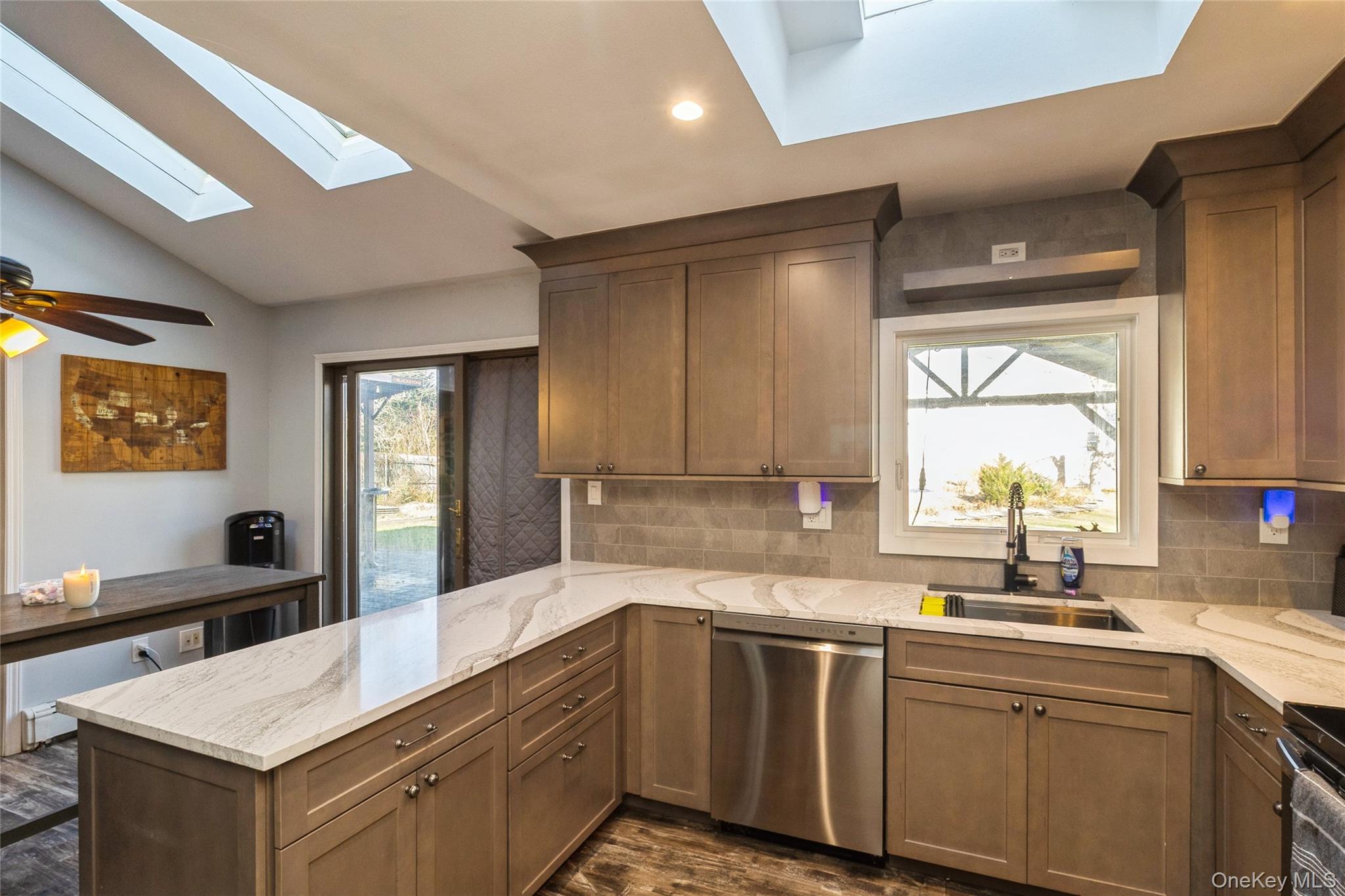 #4 photo, 68 Oleeta Road, Mount Sinai , NY 11766