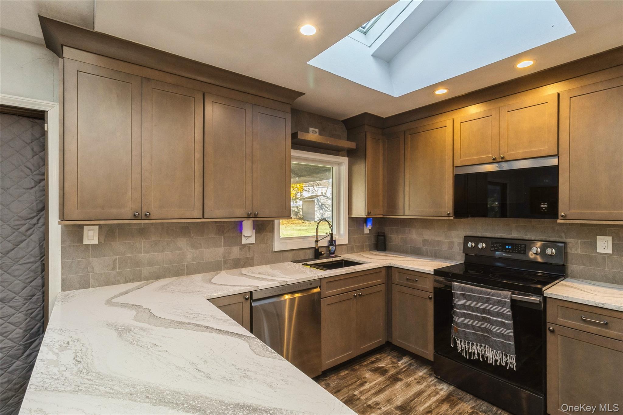 #5 photo, 68 Oleeta Road, Mount Sinai , NY 11766