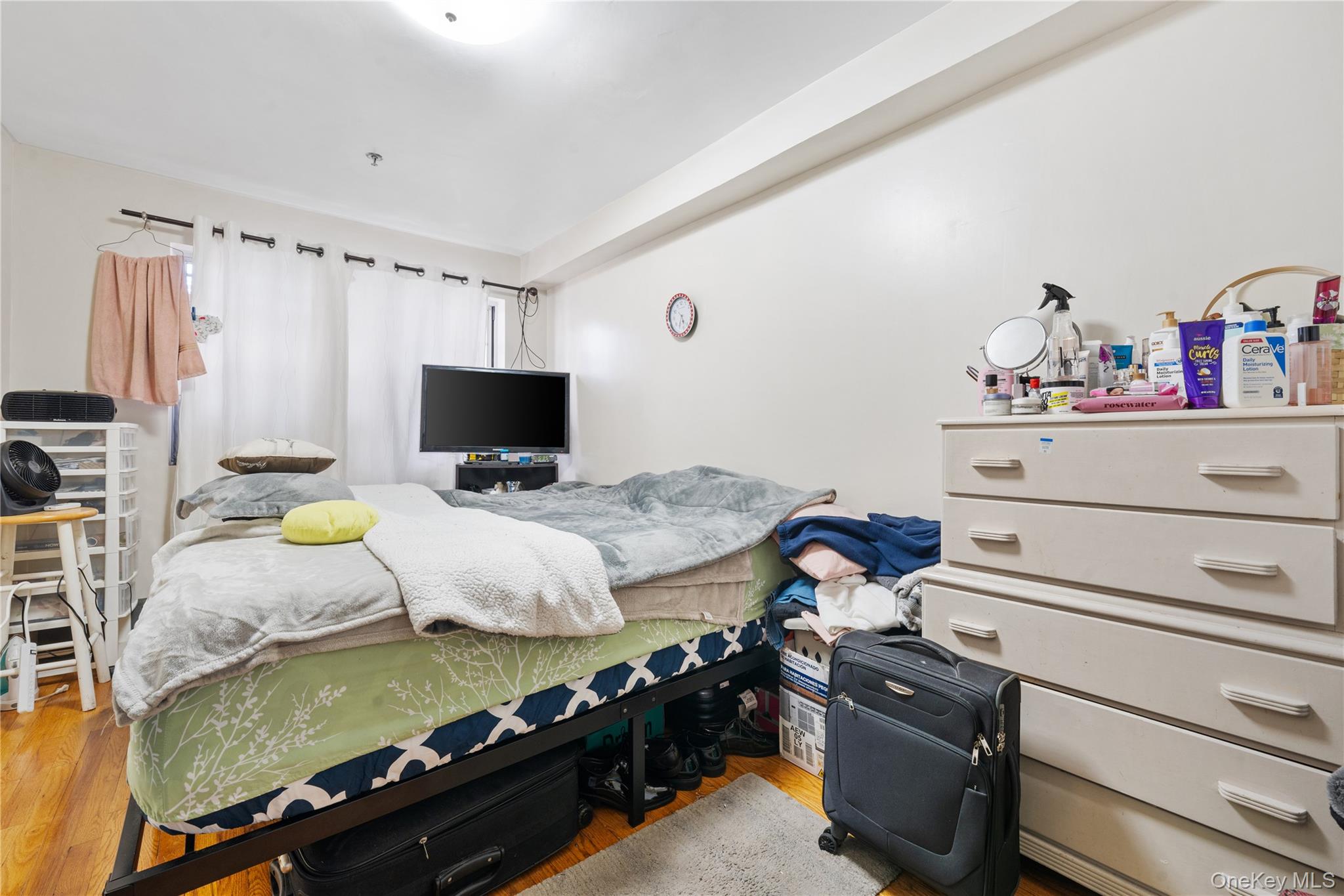 #5 photo, 10810 35th Avenue, Corona , NY 11368