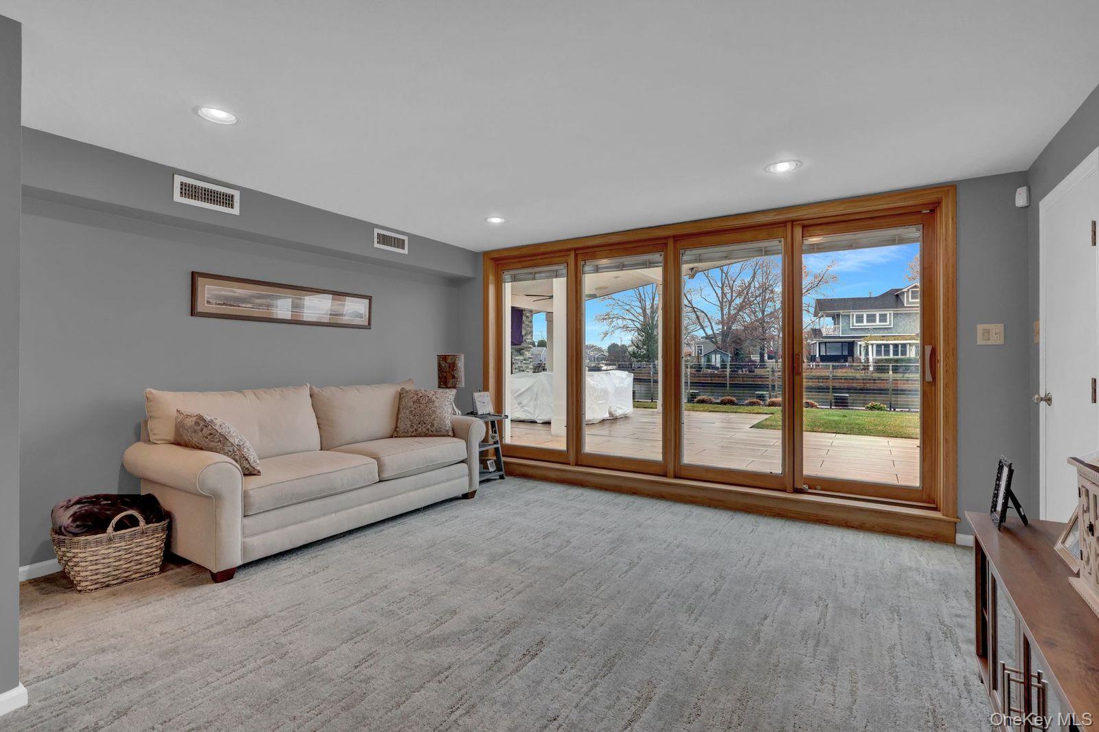 #20 photo, 23 Biltmore Boulevard, Massapequa , NY 11758