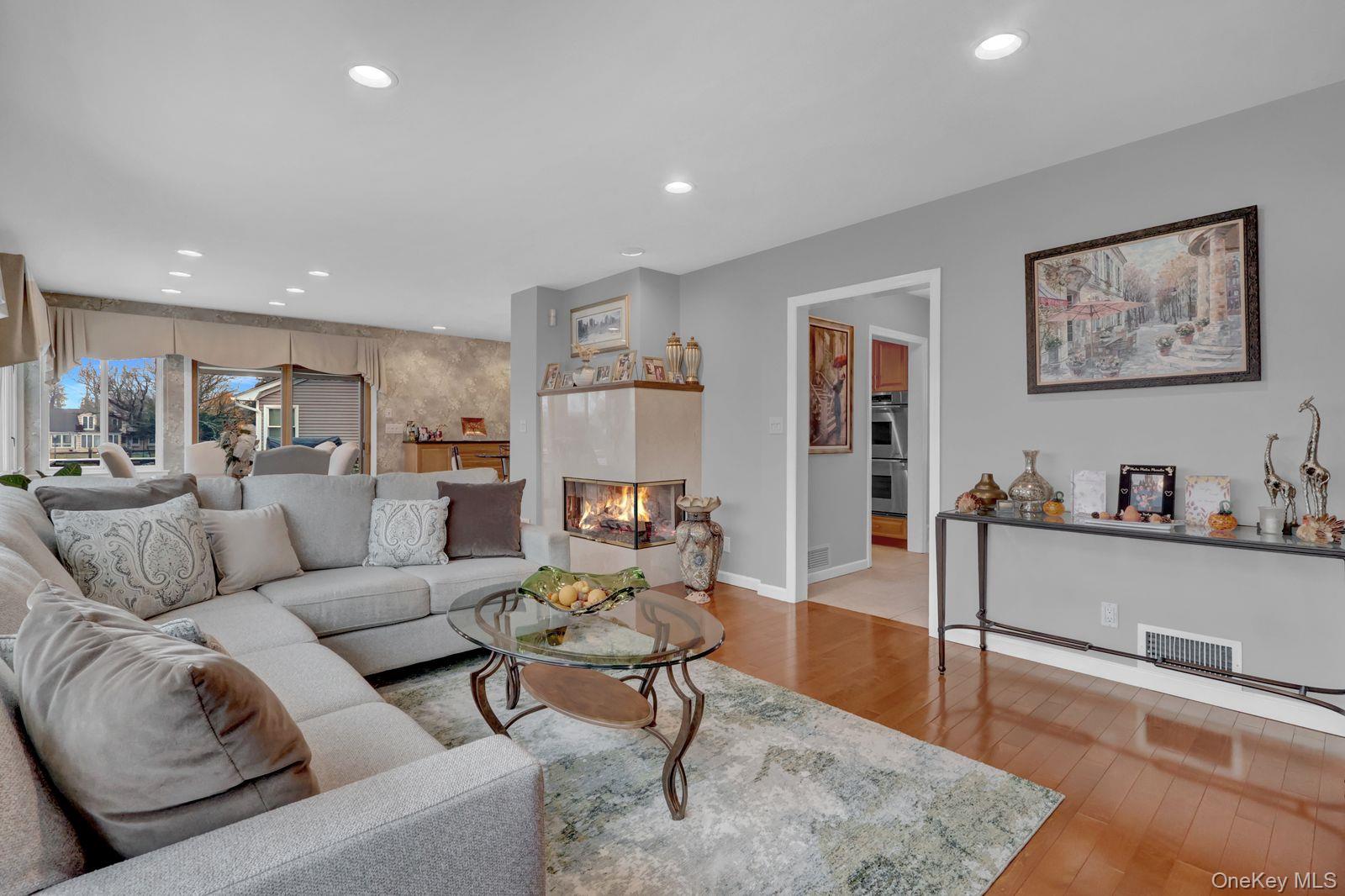 #8 photo, 23 Biltmore Boulevard, Massapequa , NY 11758