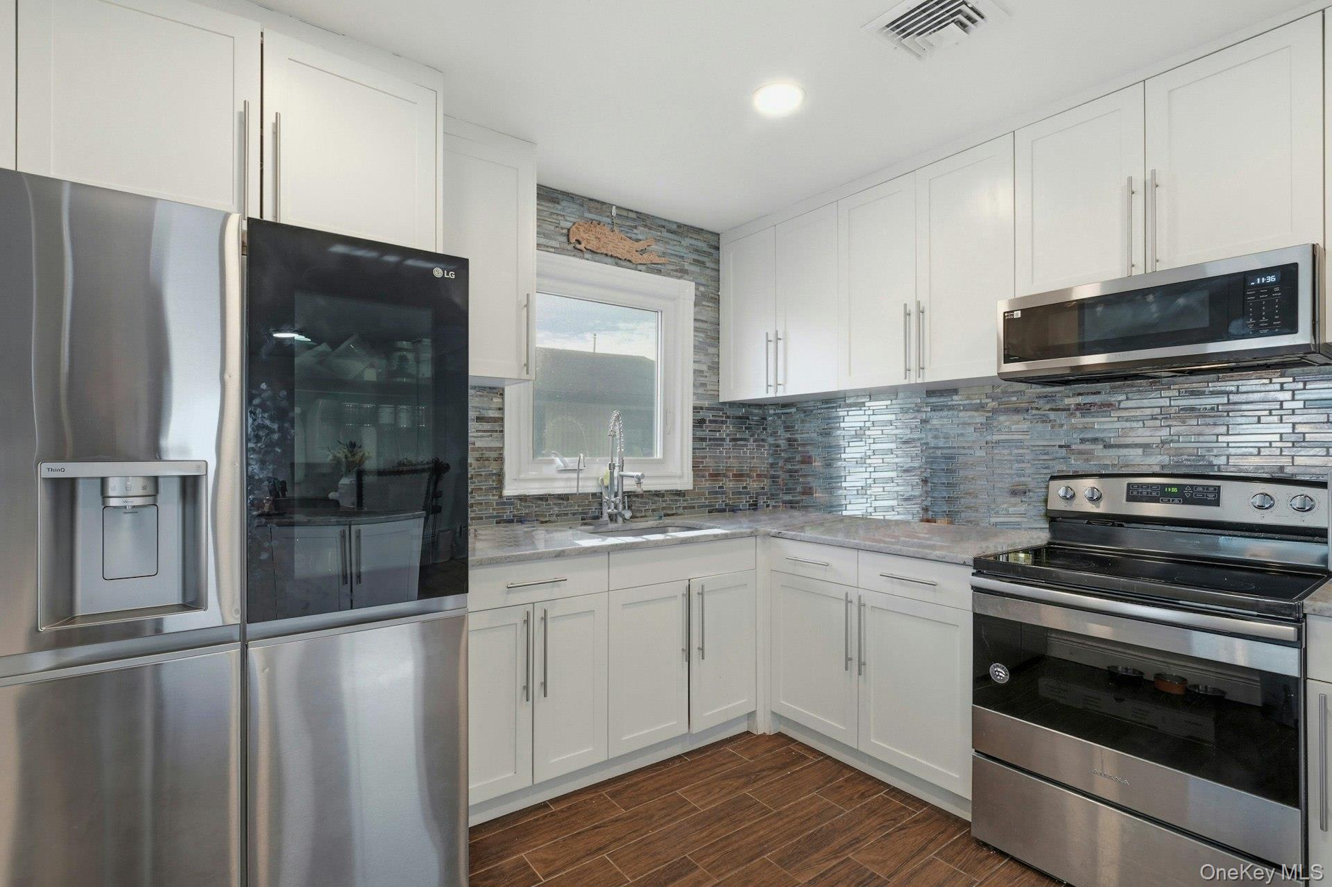 #19 photo, 766 Guy Lombardo Avenue, Freeport , NY 11520