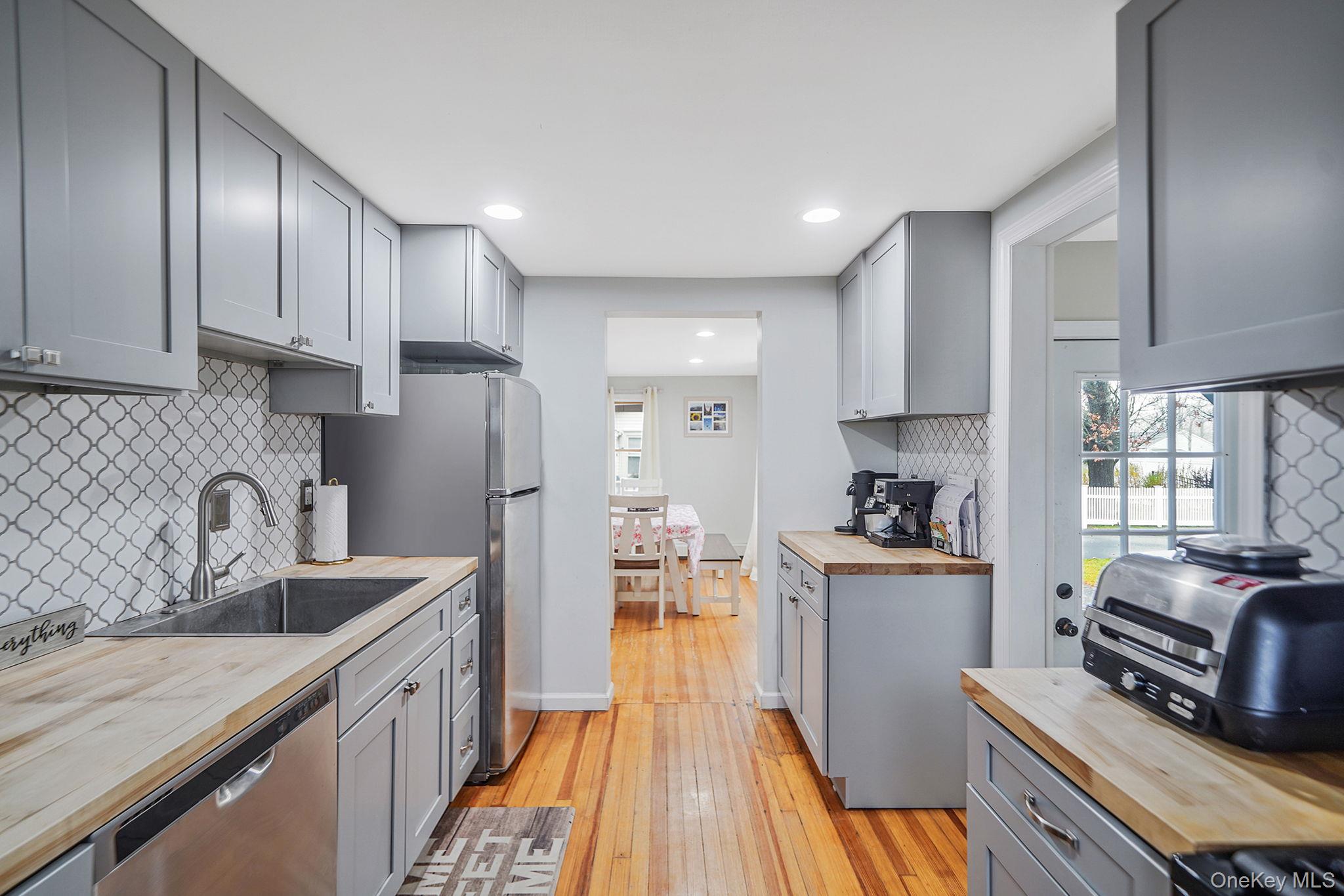 #11 photo, 15 Cedar Grove Court, Patchogue , NY 11772