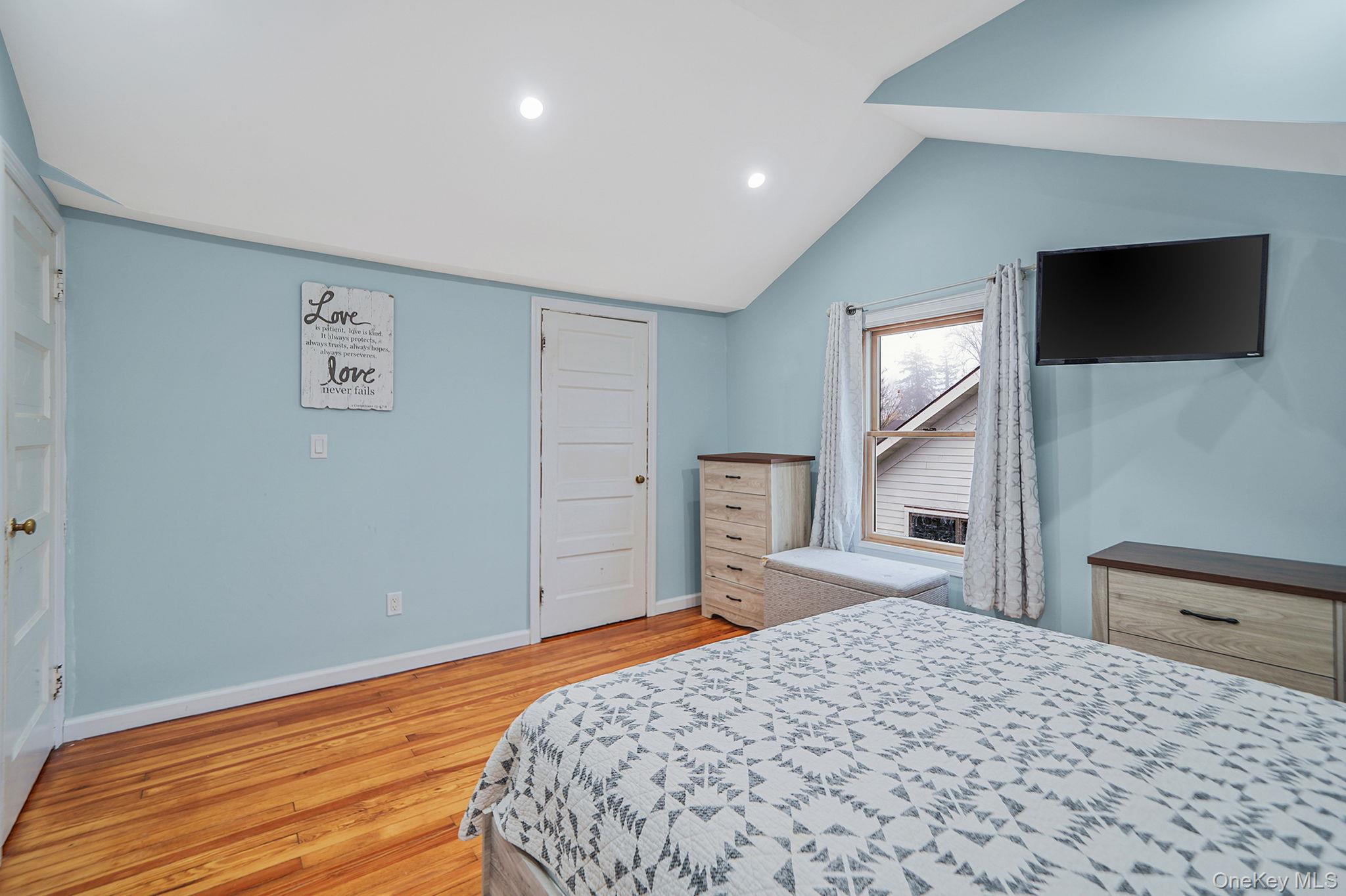 #17 photo, 15 Cedar Grove Court, Patchogue , NY 11772