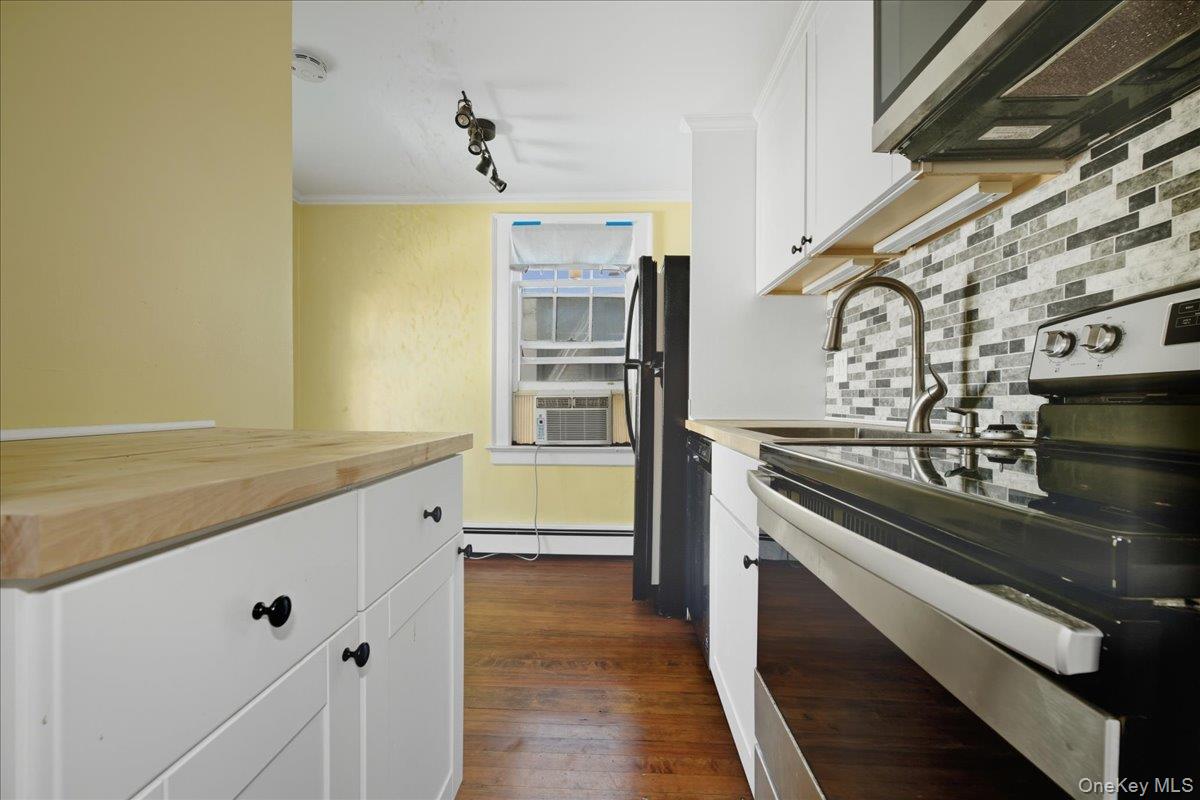 #10 photo, 84 2nd Street, Mineola , NY 11501