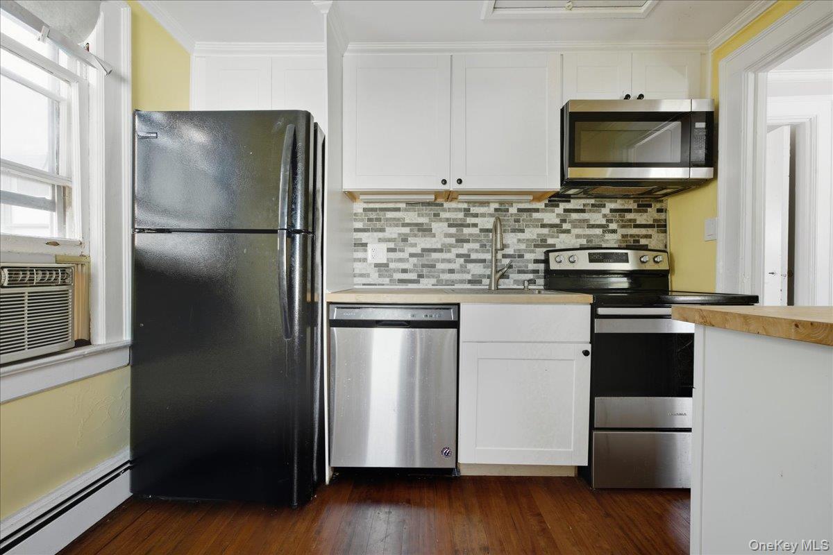 #12 photo, 84 2nd Street, Mineola , NY 11501