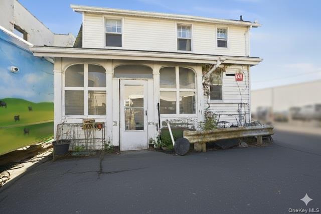 #17 photo, 84 2nd Street, Mineola , NY 11501