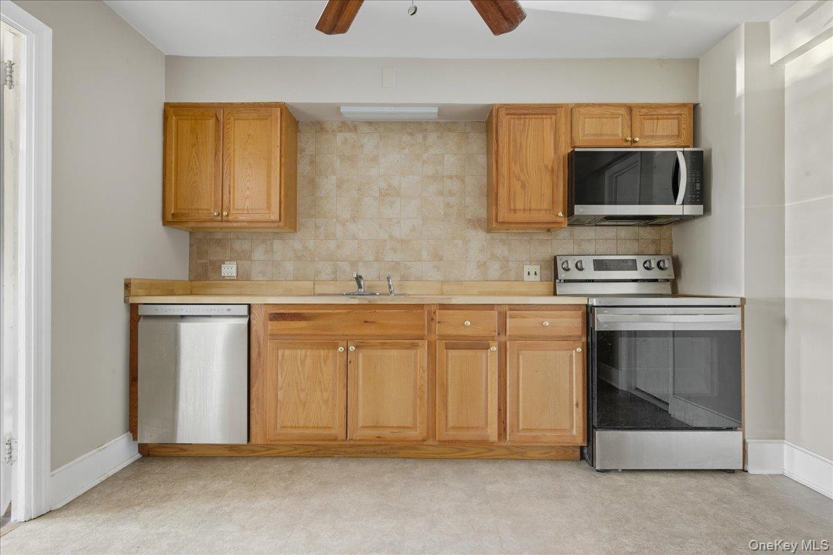 #6 photo, 84 2nd Street, Mineola , NY 11501