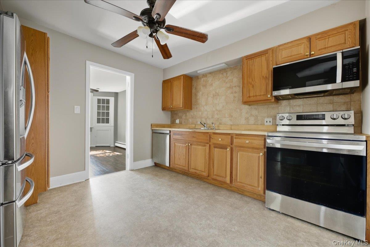 #7 photo, 84 2nd Street, Mineola , NY 11501