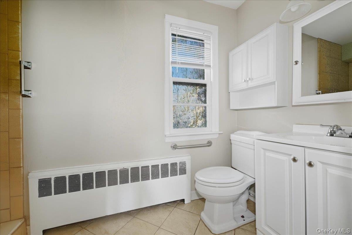 #8 photo, 84 2nd Street, Mineola , NY 11501