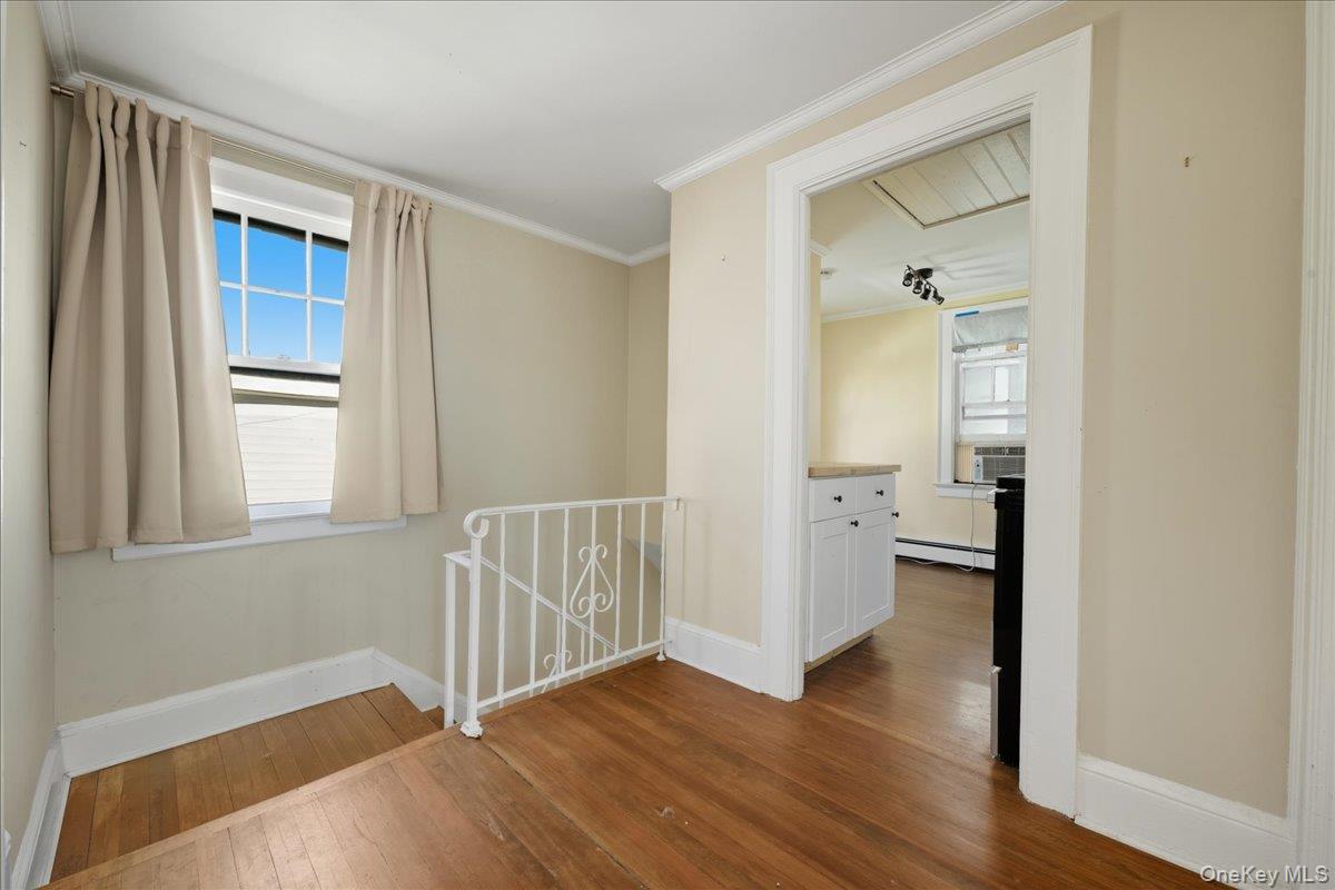 #9 photo, 84 2nd Street, Mineola , NY 11501