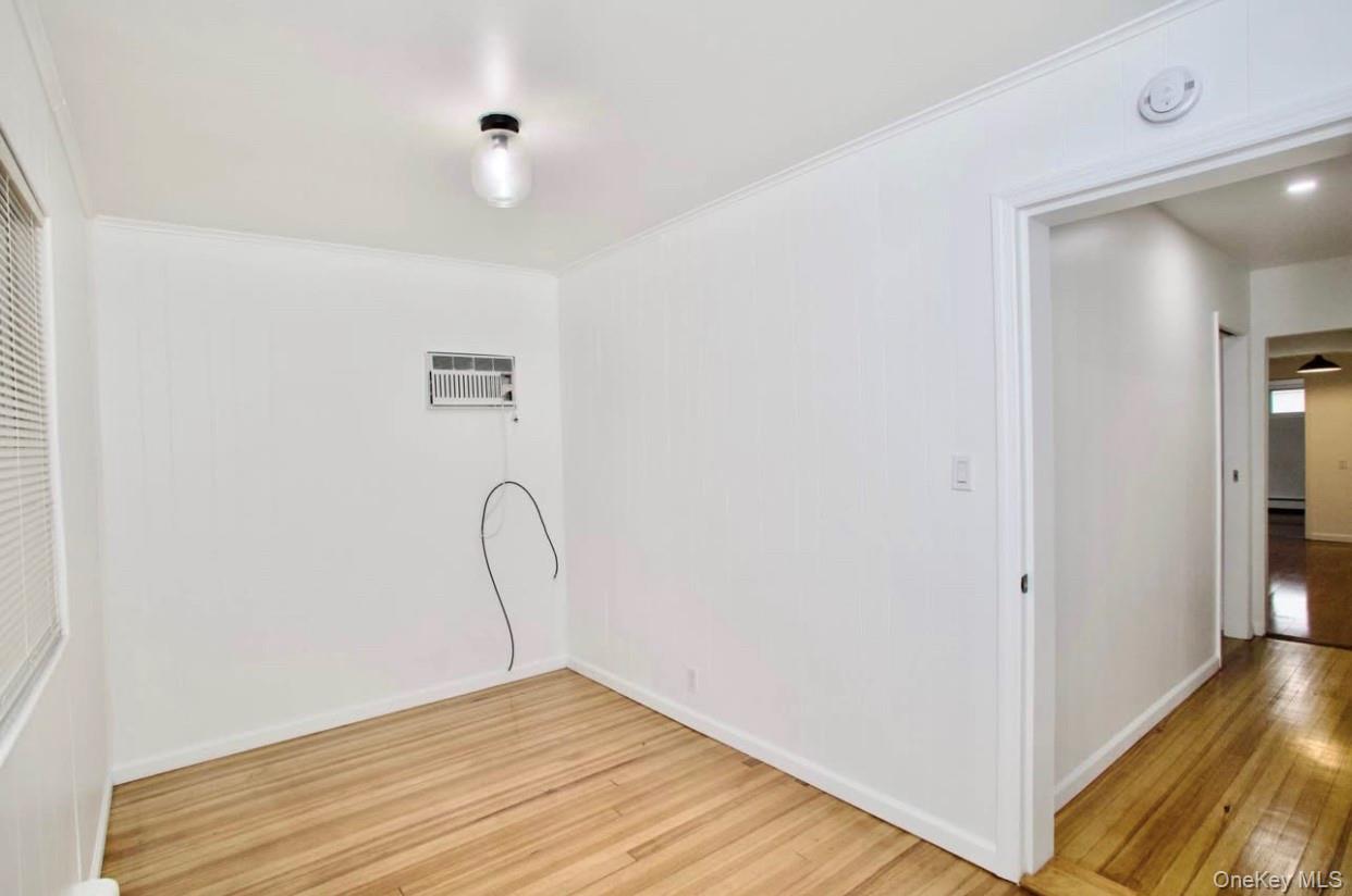 #18 photo, 10 Tollgate Court, Lynbrook , NY 11563