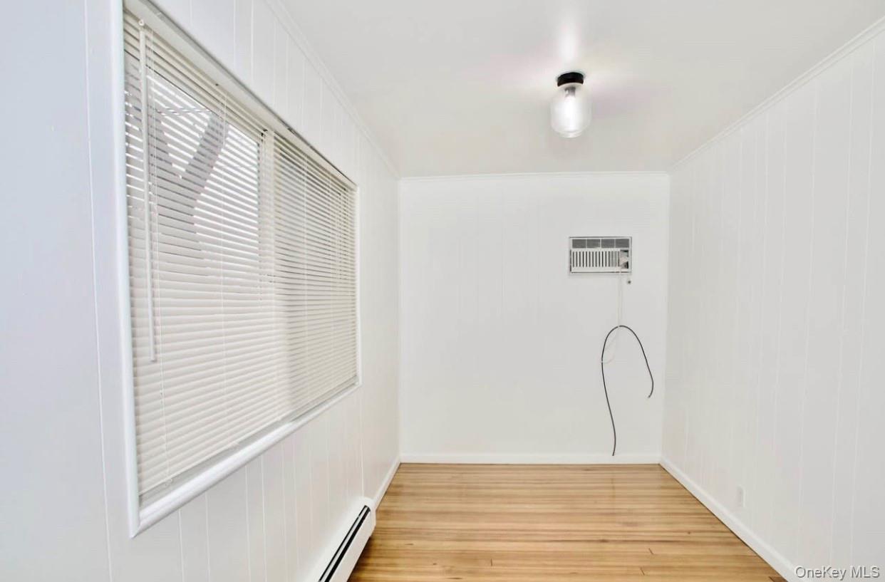 #19 photo, 10 Tollgate Court, Lynbrook , NY 11563