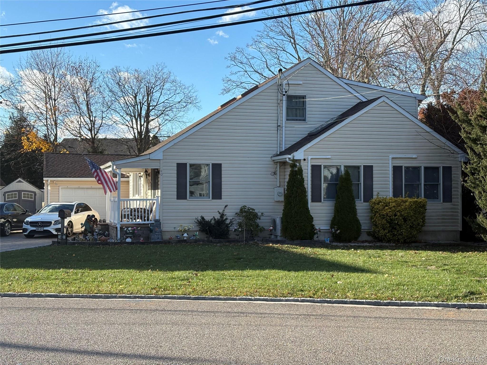 #1 photo, 40 Alton Road, Babylon , NY 11702