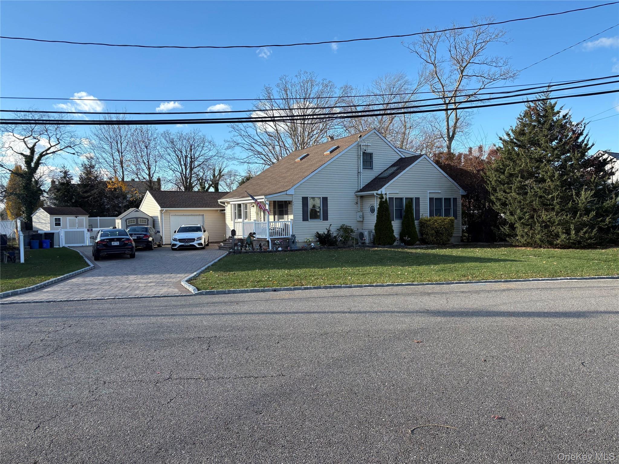 #5 photo, 40 Alton Road, Babylon , NY 11702