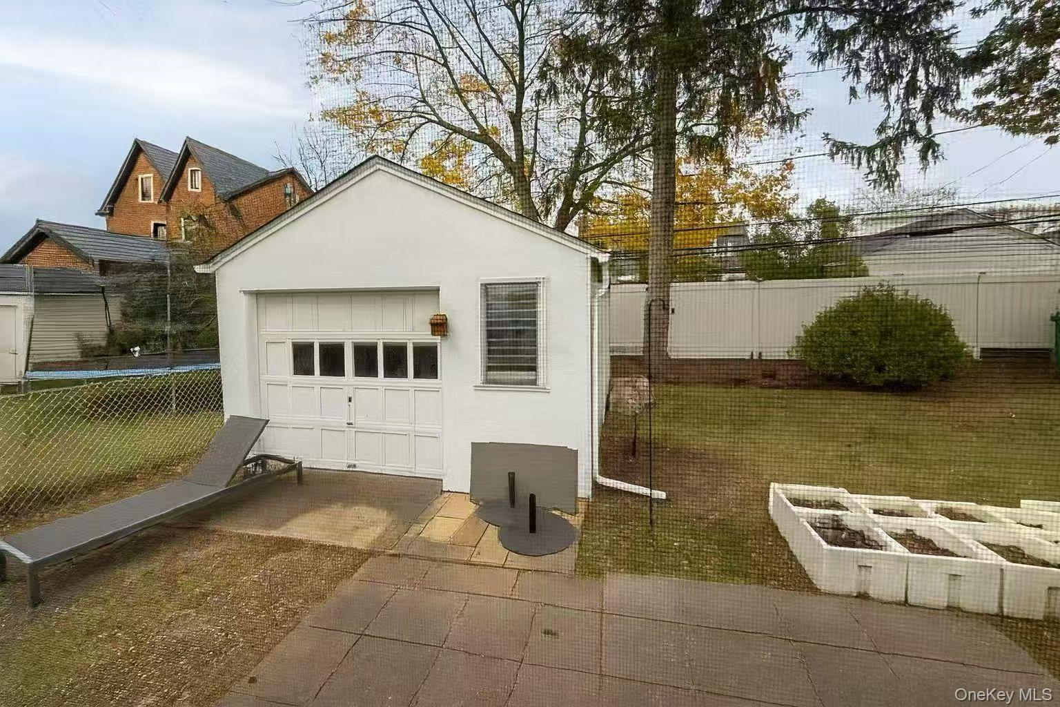 #9 photo, 243 Cushing Avenue, Williston Park , NY 11596