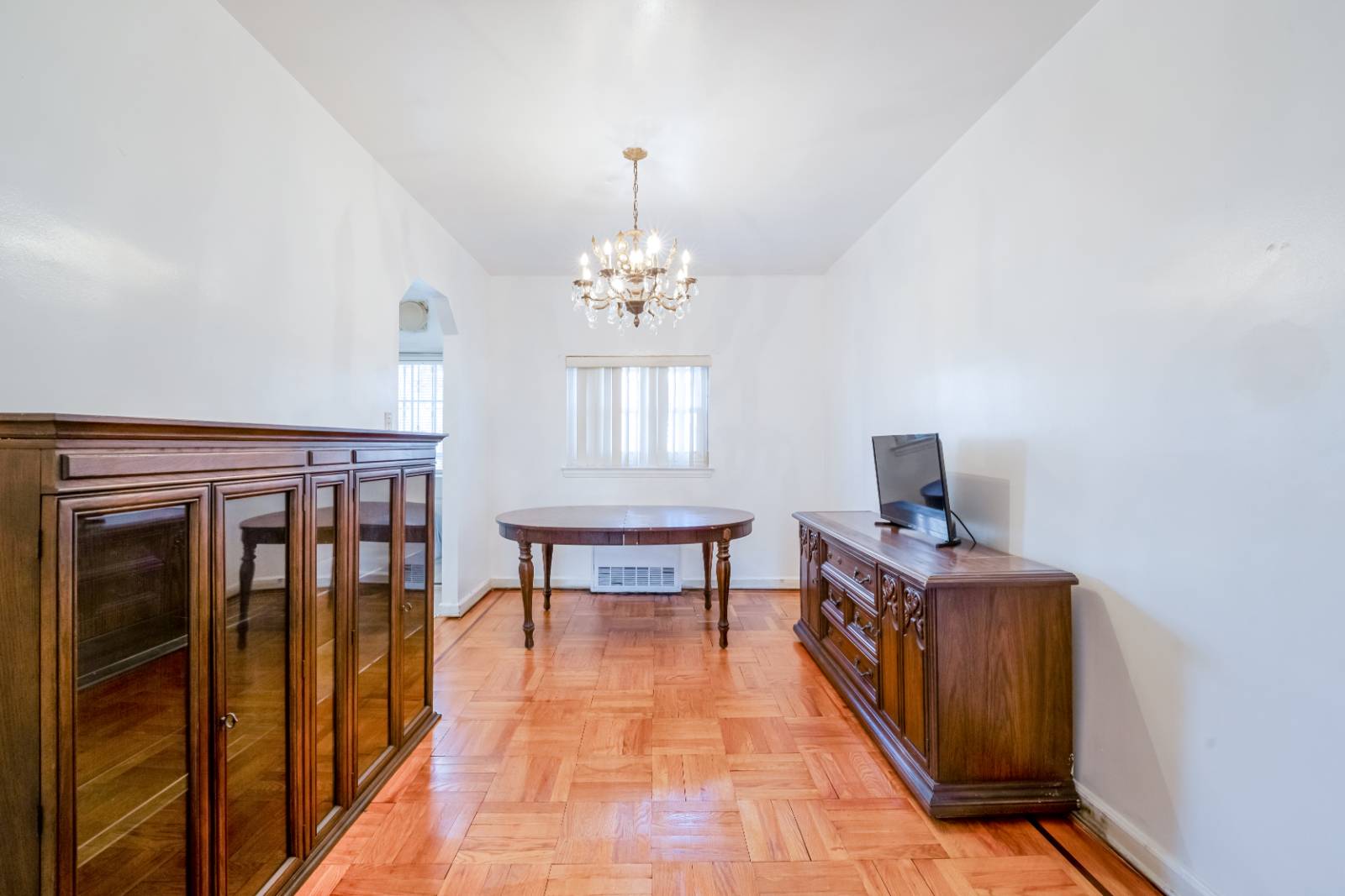 #11 photo, 3617 Laconia Ave, Bronx , NY 10469