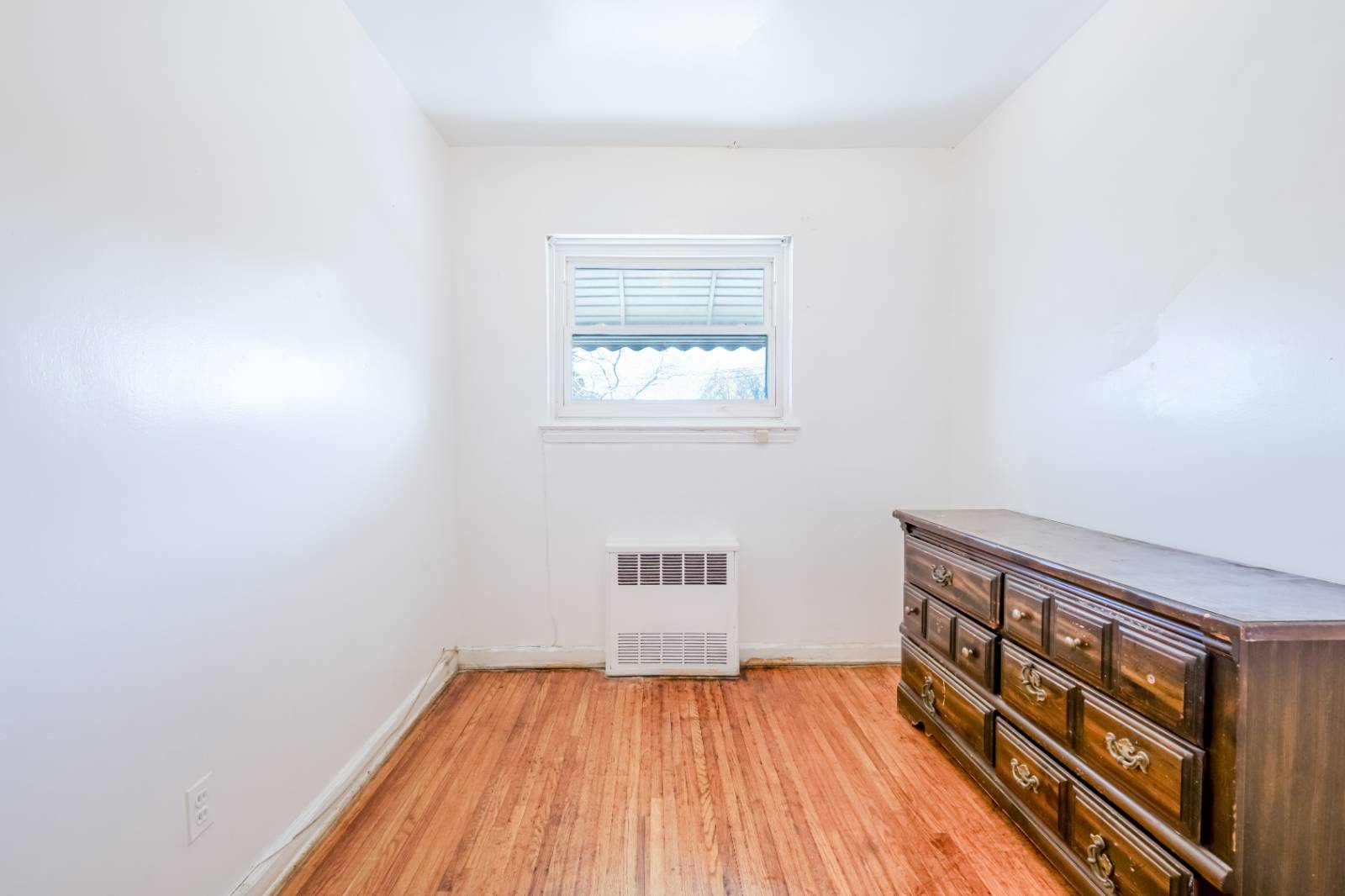 #23 photo, 3617 Laconia Ave, Bronx , NY 10469