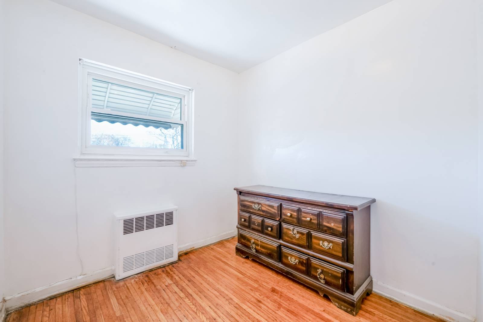 #24 photo, 3617 Laconia Ave, Bronx , NY 10469