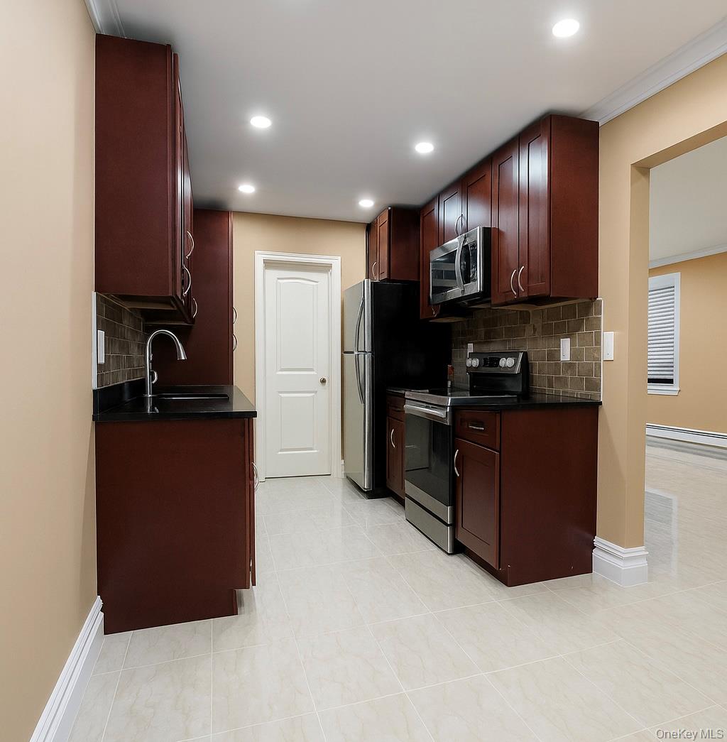 #6 photo, 520 Sierra Vista Lane, Valley Cottage , NY 10989