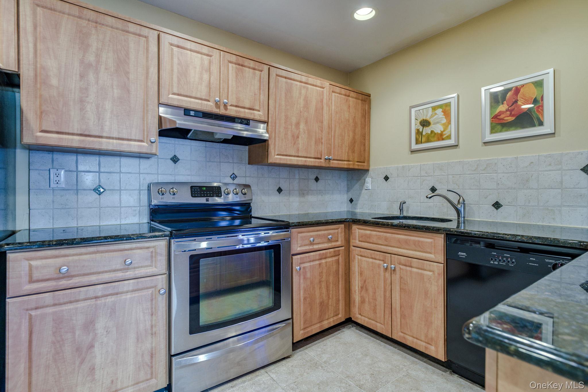 #8 photo, 509 Sierra Vista Lane, Valley Cottage , NY 10989