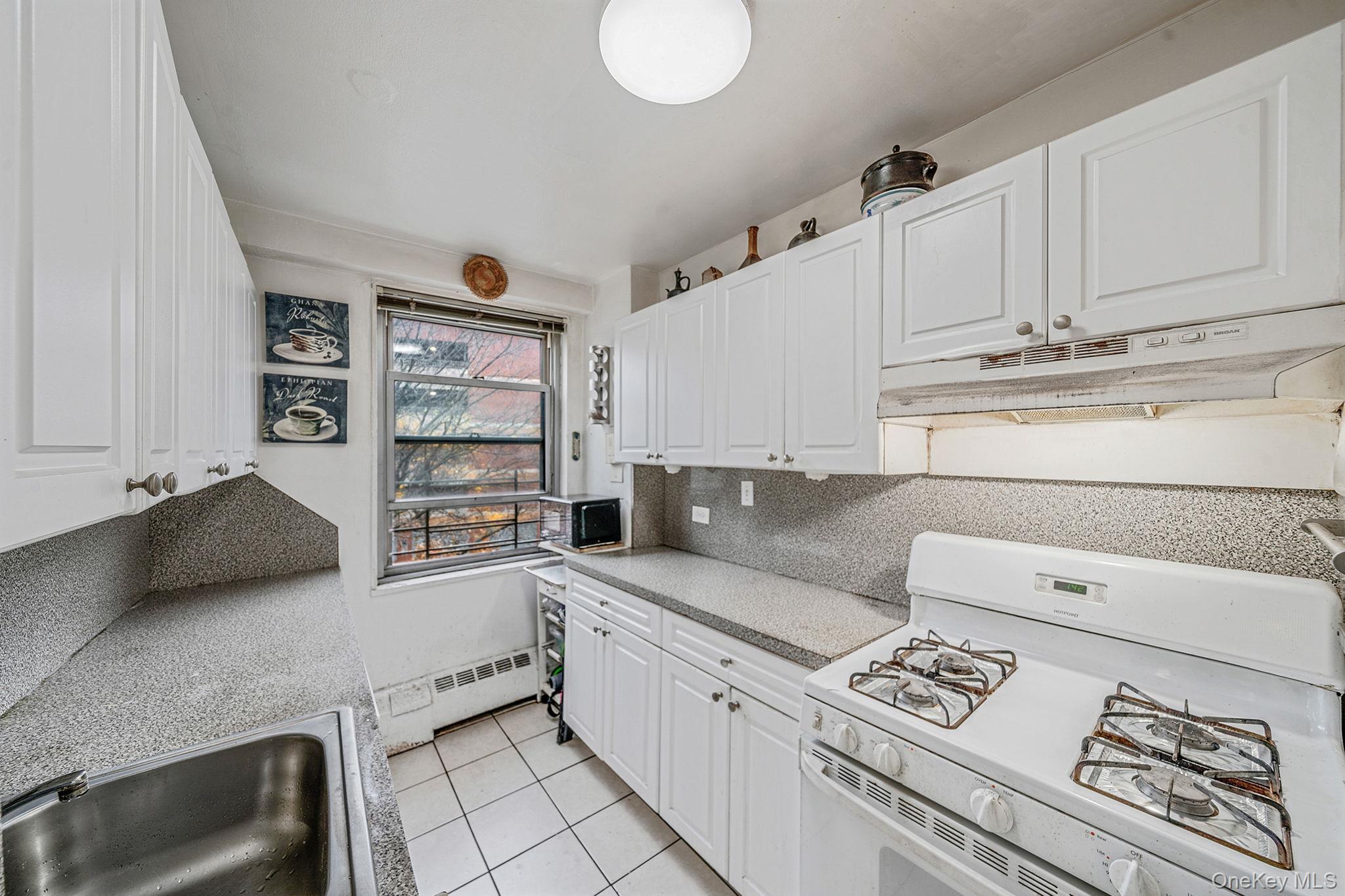 #9 photo, 61-25 97 Street, Rego Park , NY 11374