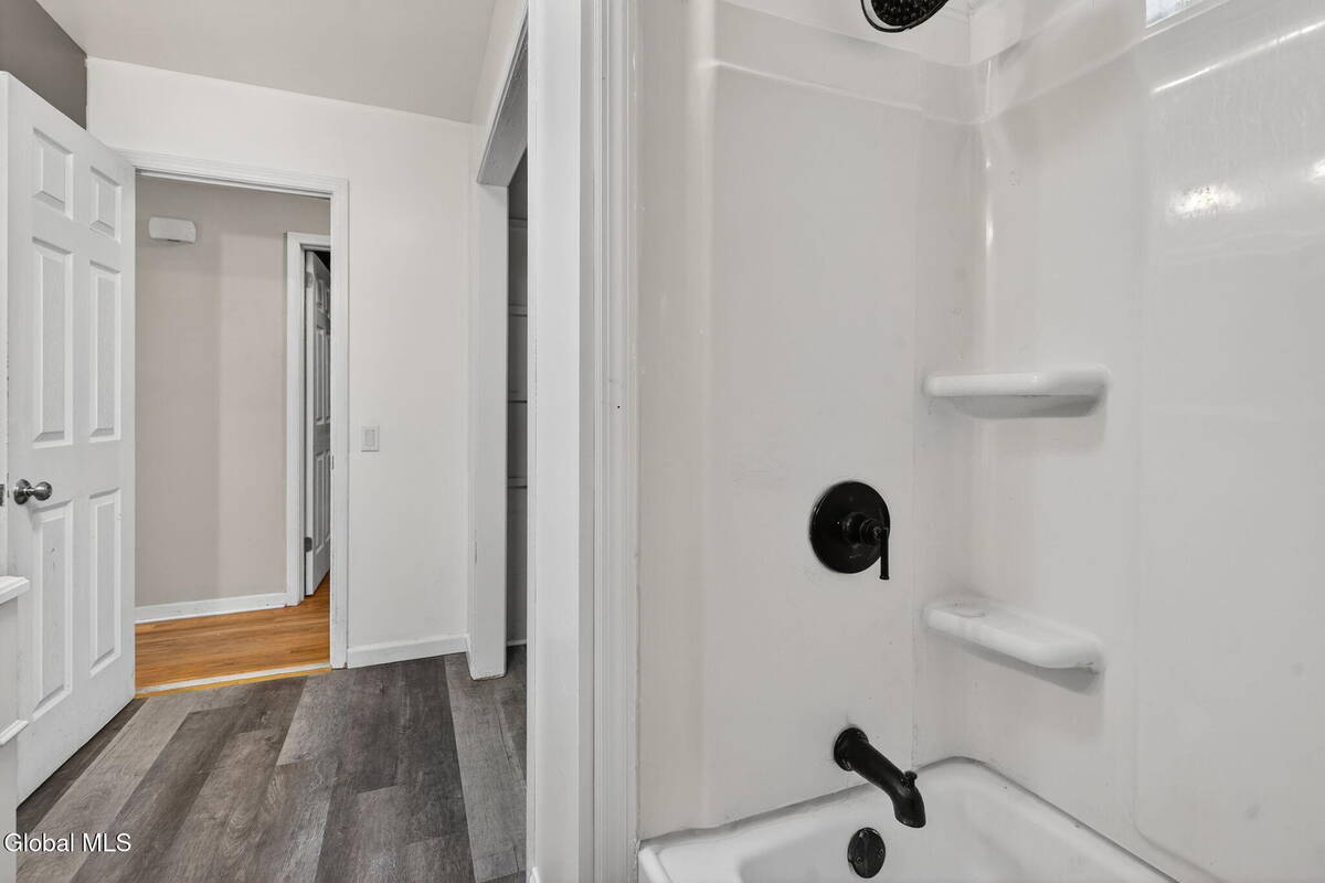 #12 photo, 257 Lake Shore Drive, East Greenbush , NY 12144