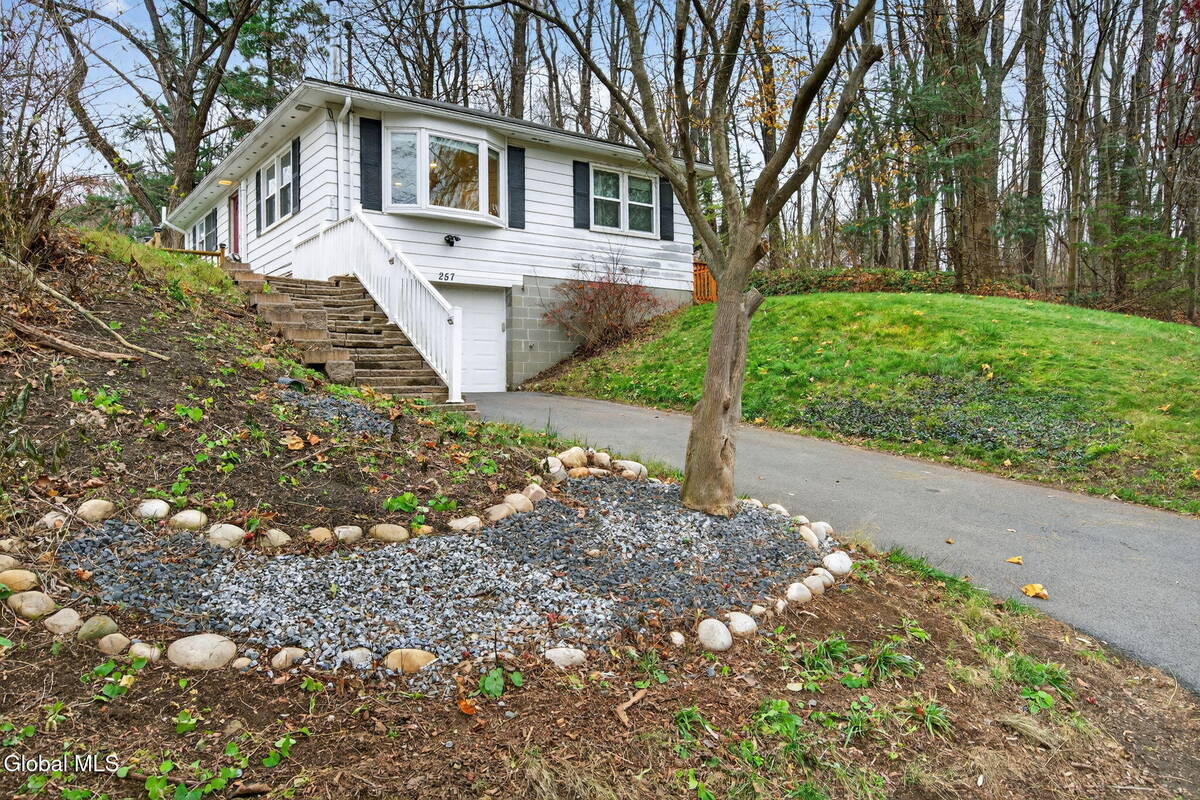 #23 photo, 257 Lake Shore Drive, East Greenbush , NY 12144