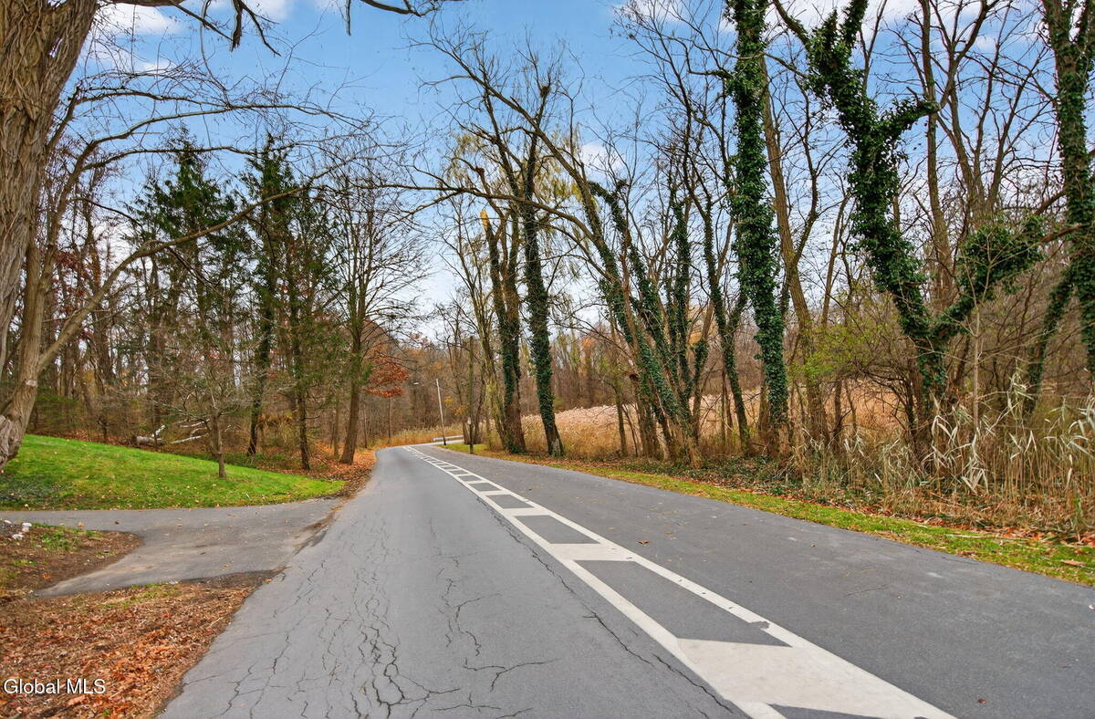 #27 photo, 257 Lake Shore Drive, East Greenbush , NY 12144