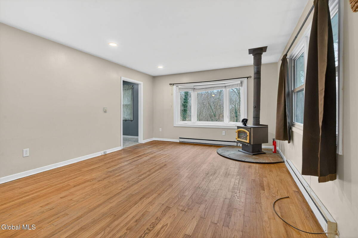 #4 photo, 257 Lake Shore Drive, East Greenbush , NY 12144