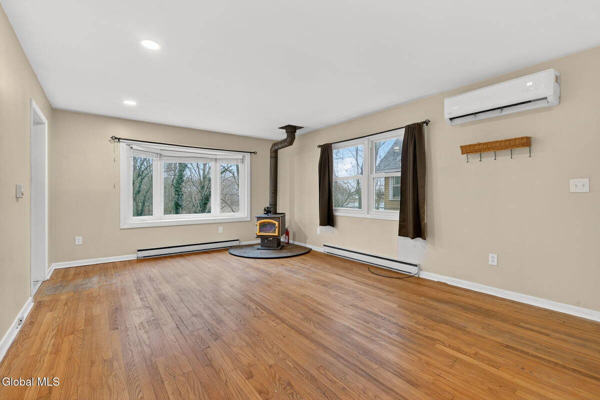 #5 photo, 257 Lake Shore Drive, East Greenbush , NY 12144