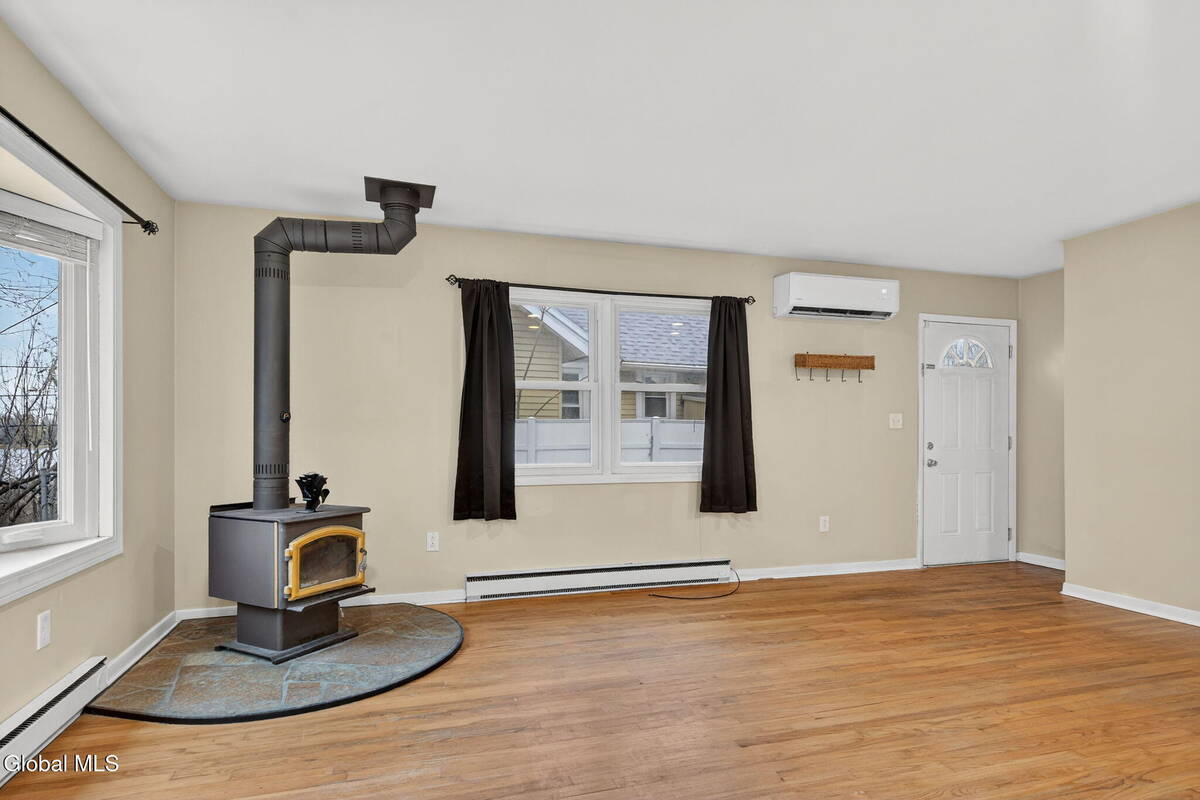 #6 photo, 257 Lake Shore Drive, East Greenbush , NY 12144