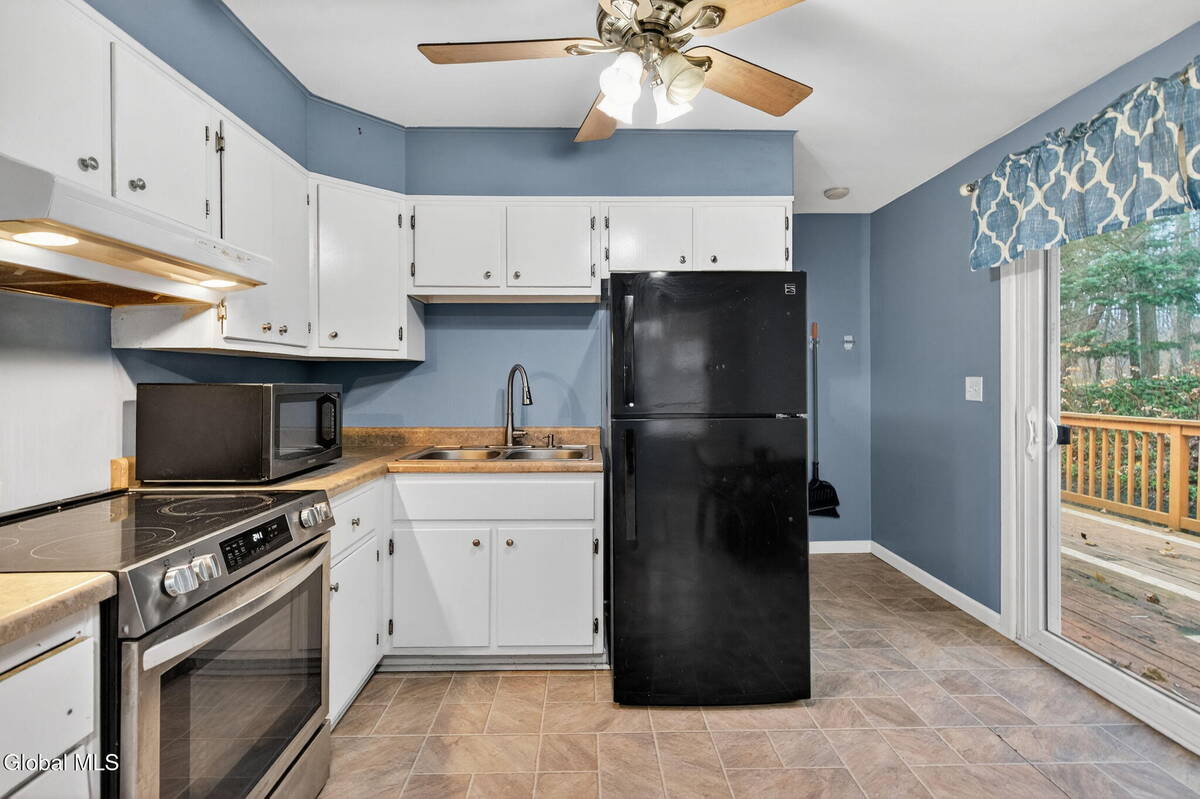 #8 photo, 257 Lake Shore Drive, East Greenbush , NY 12144