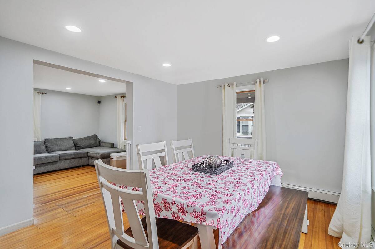 #8 photo, 15 Cedar Grove Court, Patchogue , NY 11772