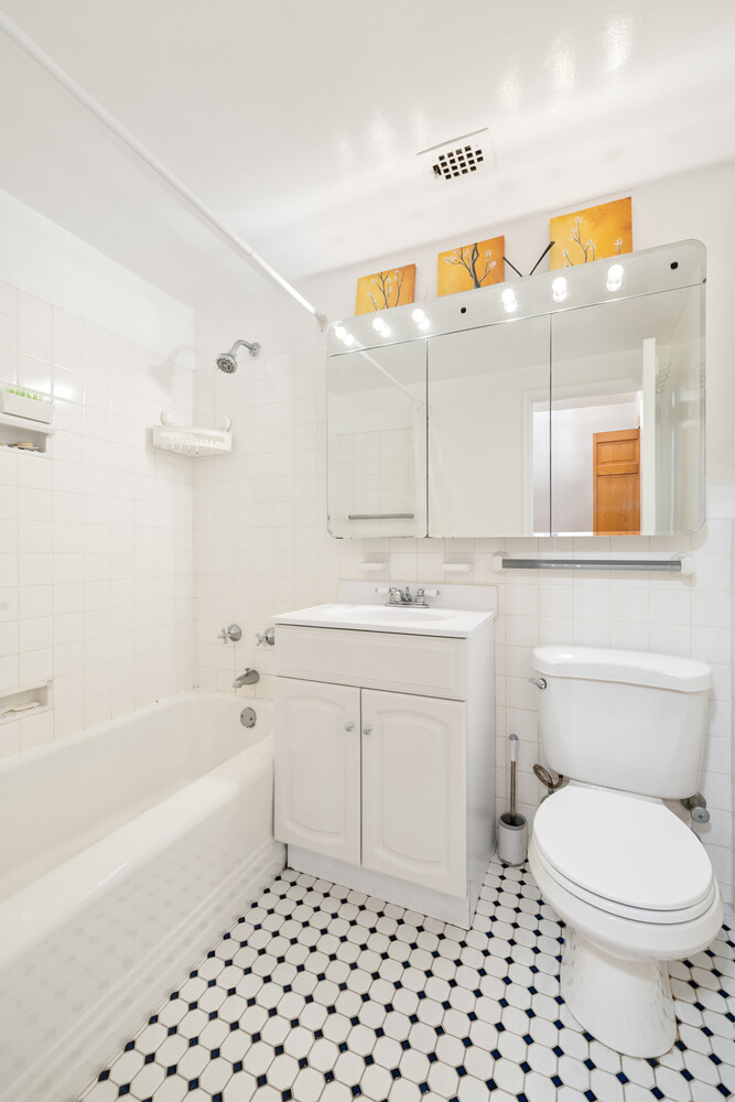 #12 photo, New York City, Midtown East , NY 10022